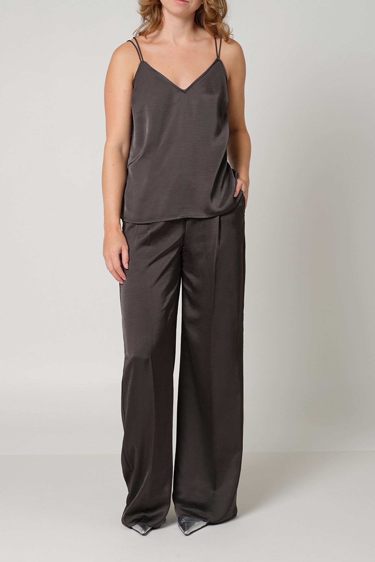 OBU SATIN SINGLET URBAN GREY 1