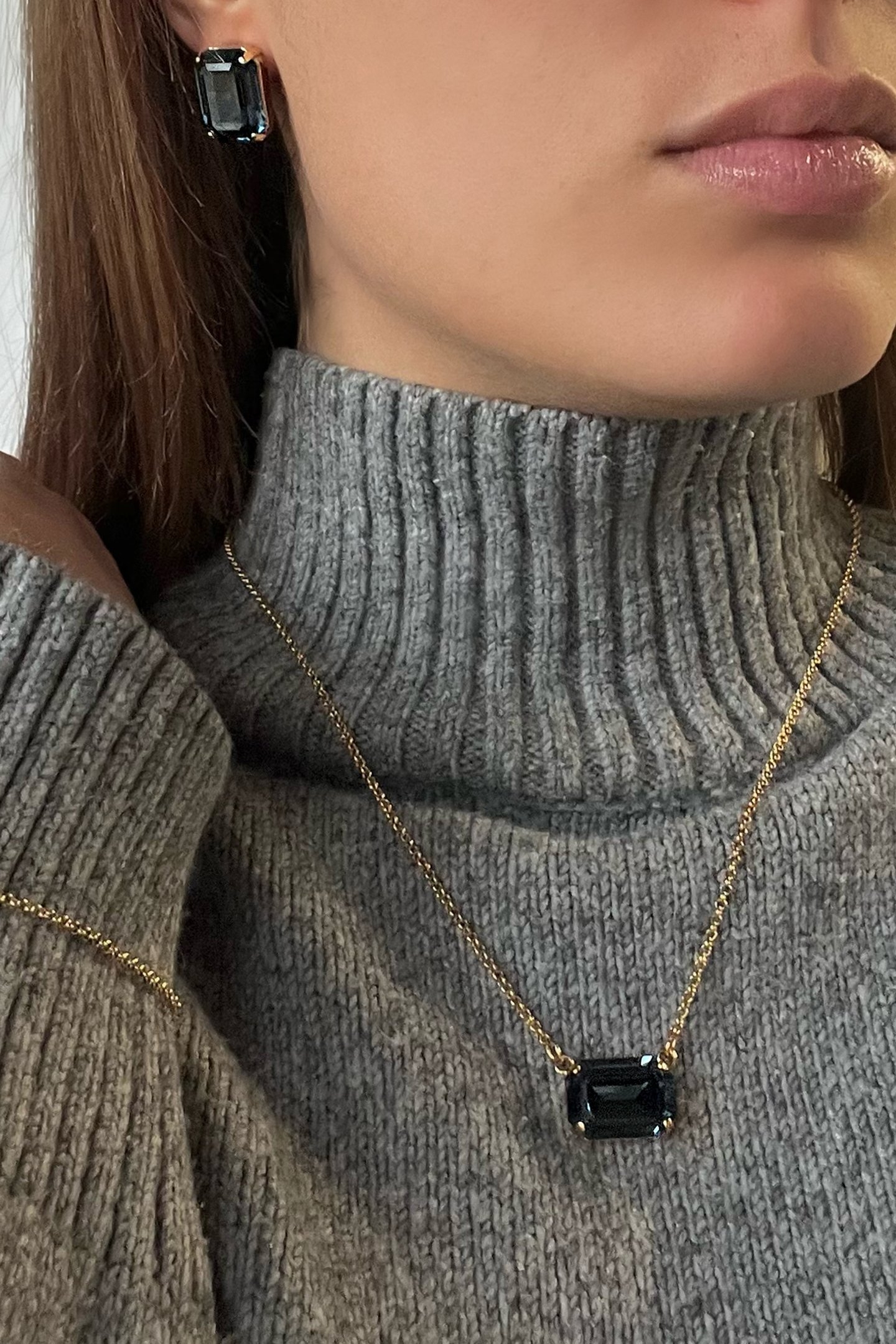 LADY DI EARRINGS MONTANA BLUE 2