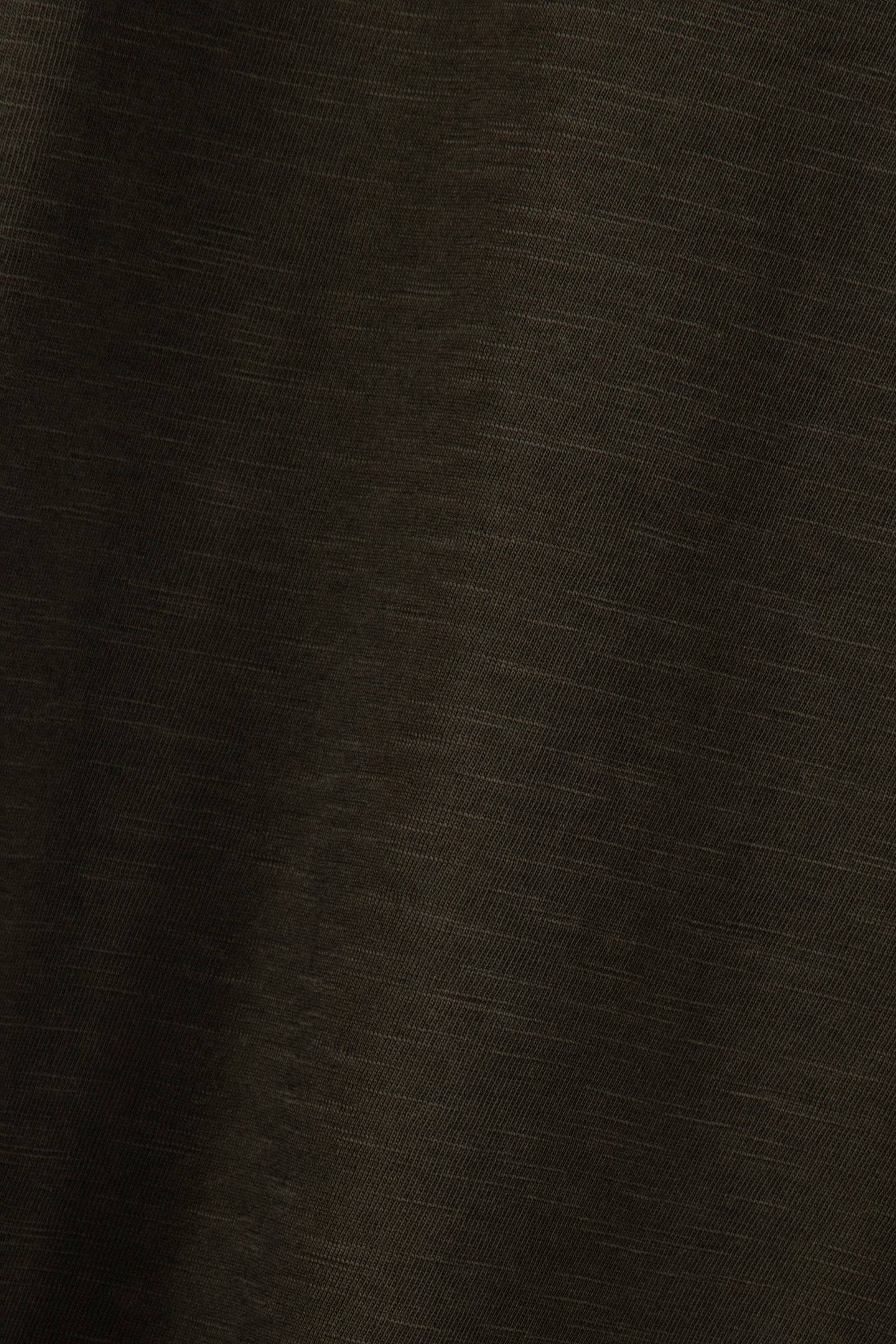 DS_MC QUEEN TEE DARK ARMY 4