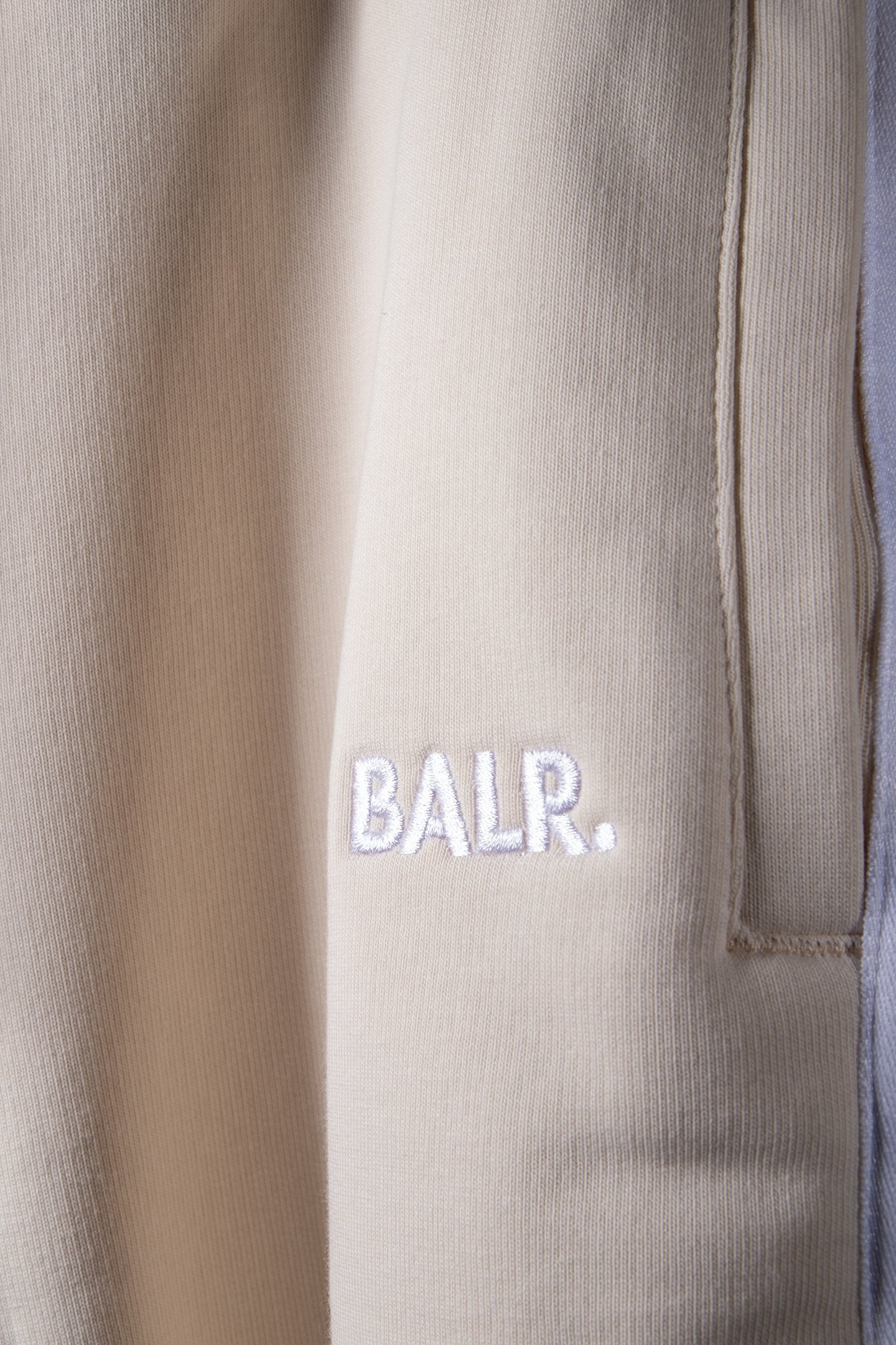 B-TAPE SHORTS WHITE SWAN 4