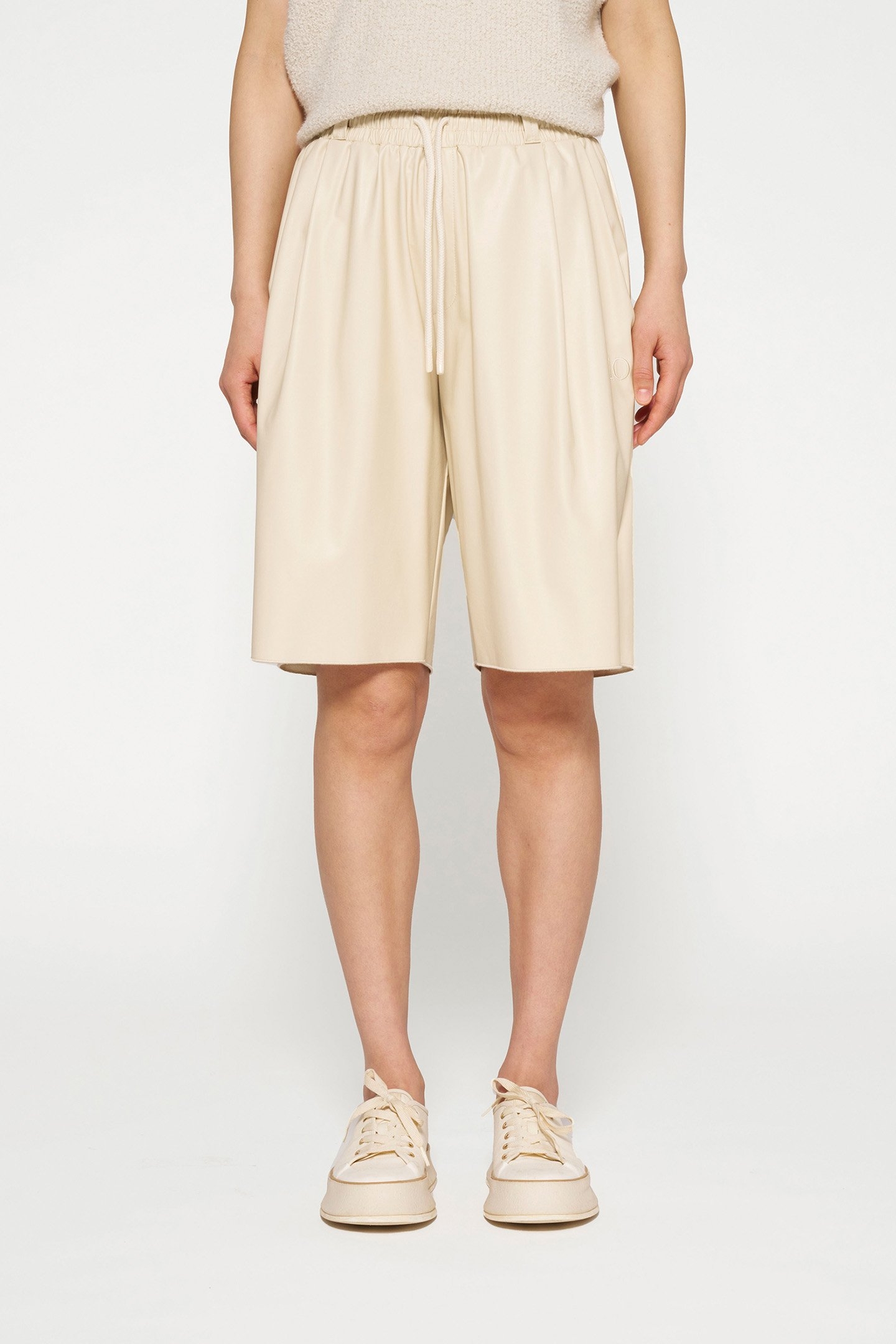 LEATHER LOOK BERMUDA LIGHT SAFARI 1