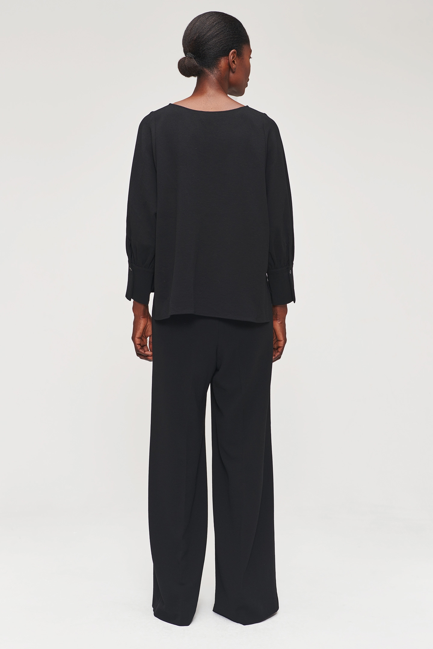 RECYCLED POLY SLEEK TOP BLACK 4