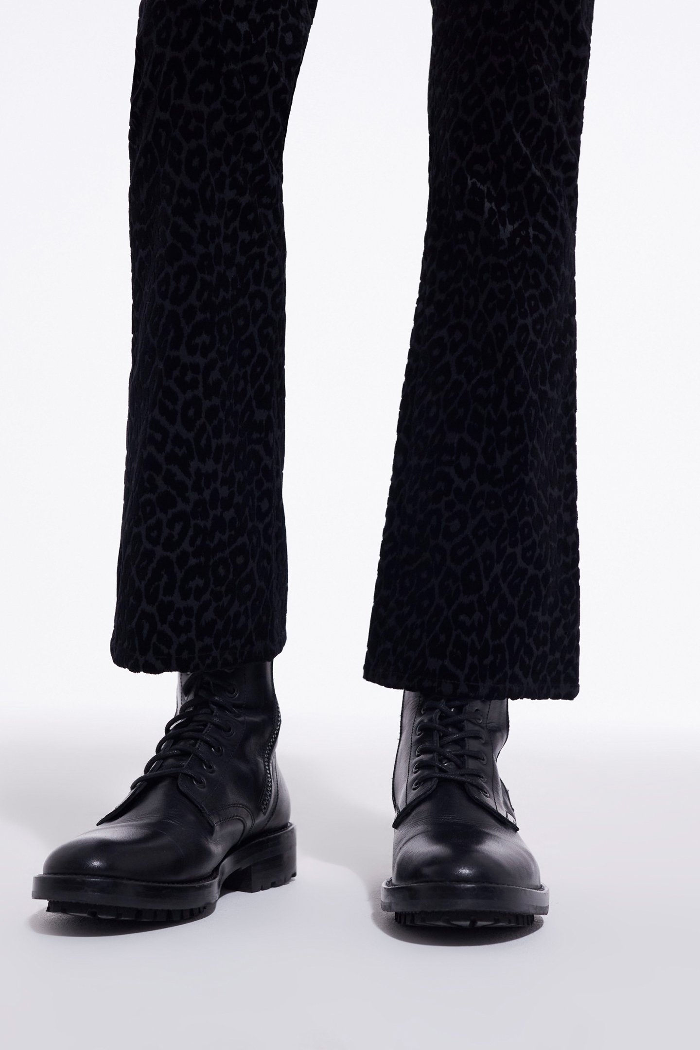 LEO COSTUME PANTS BLACK 4