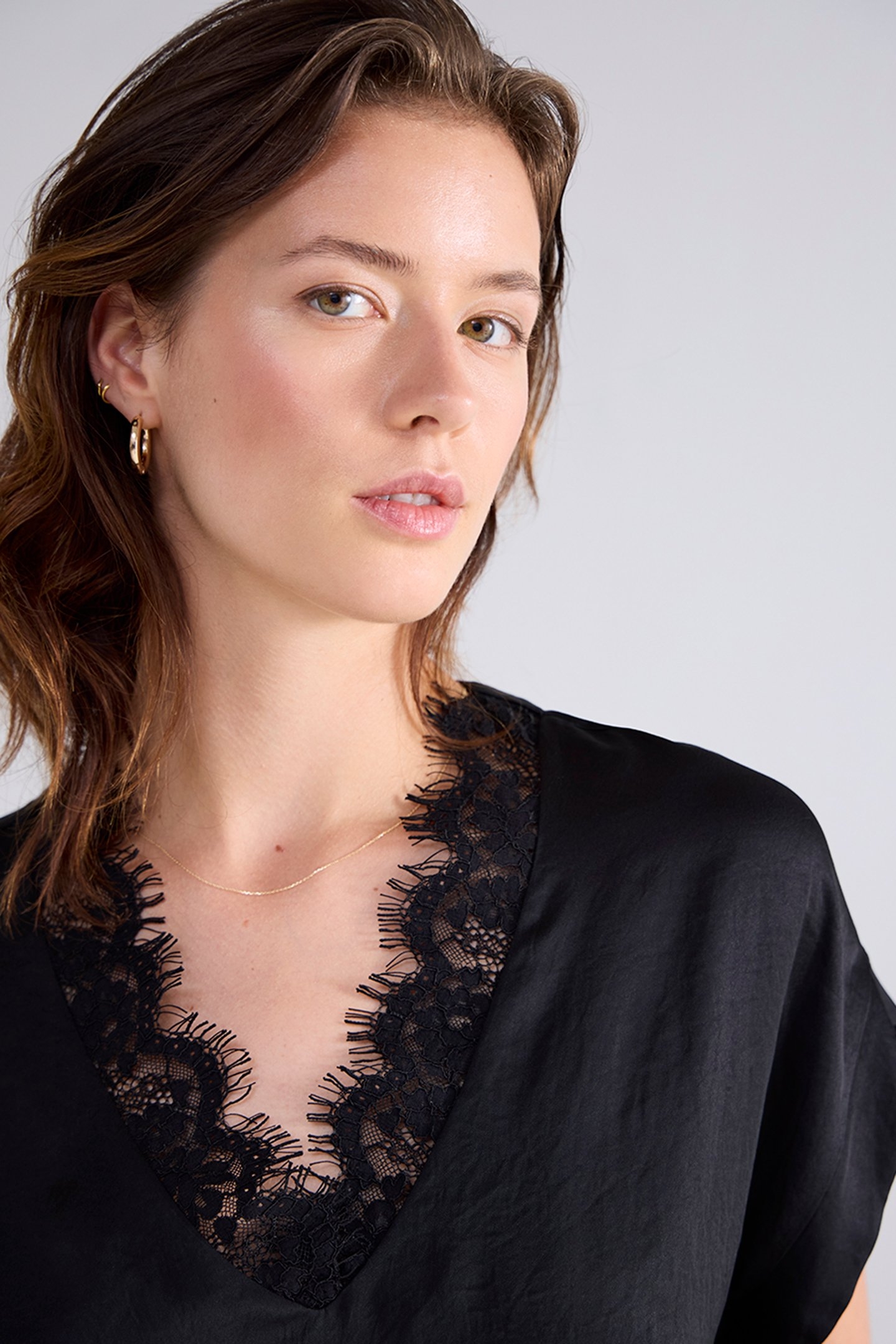 TOP SLEEVELESS SILKY TOUCH BLACK 5