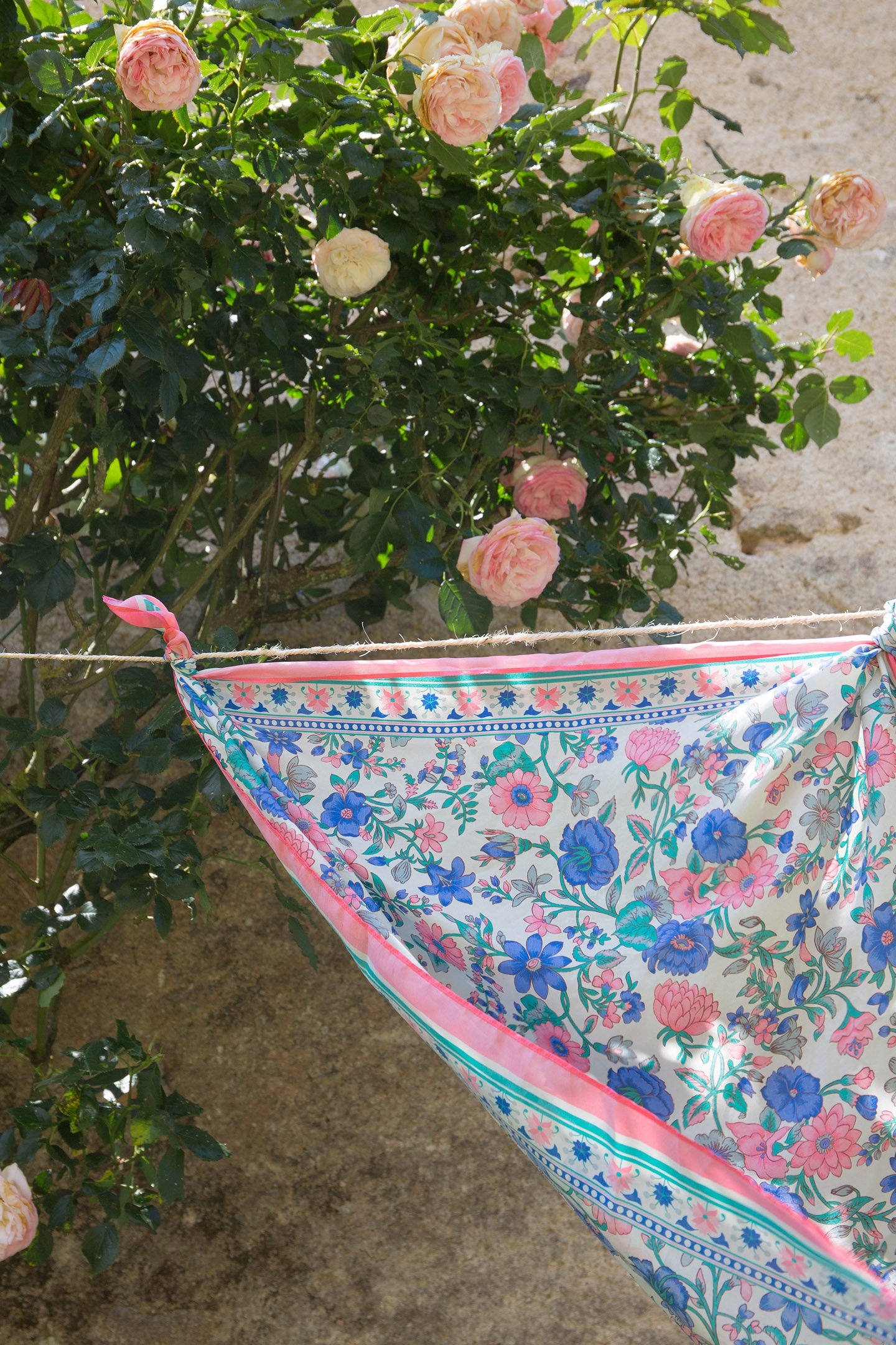 WOVEN SCARF ROMY (100X100) BLUE SUMMER MEADOW 3