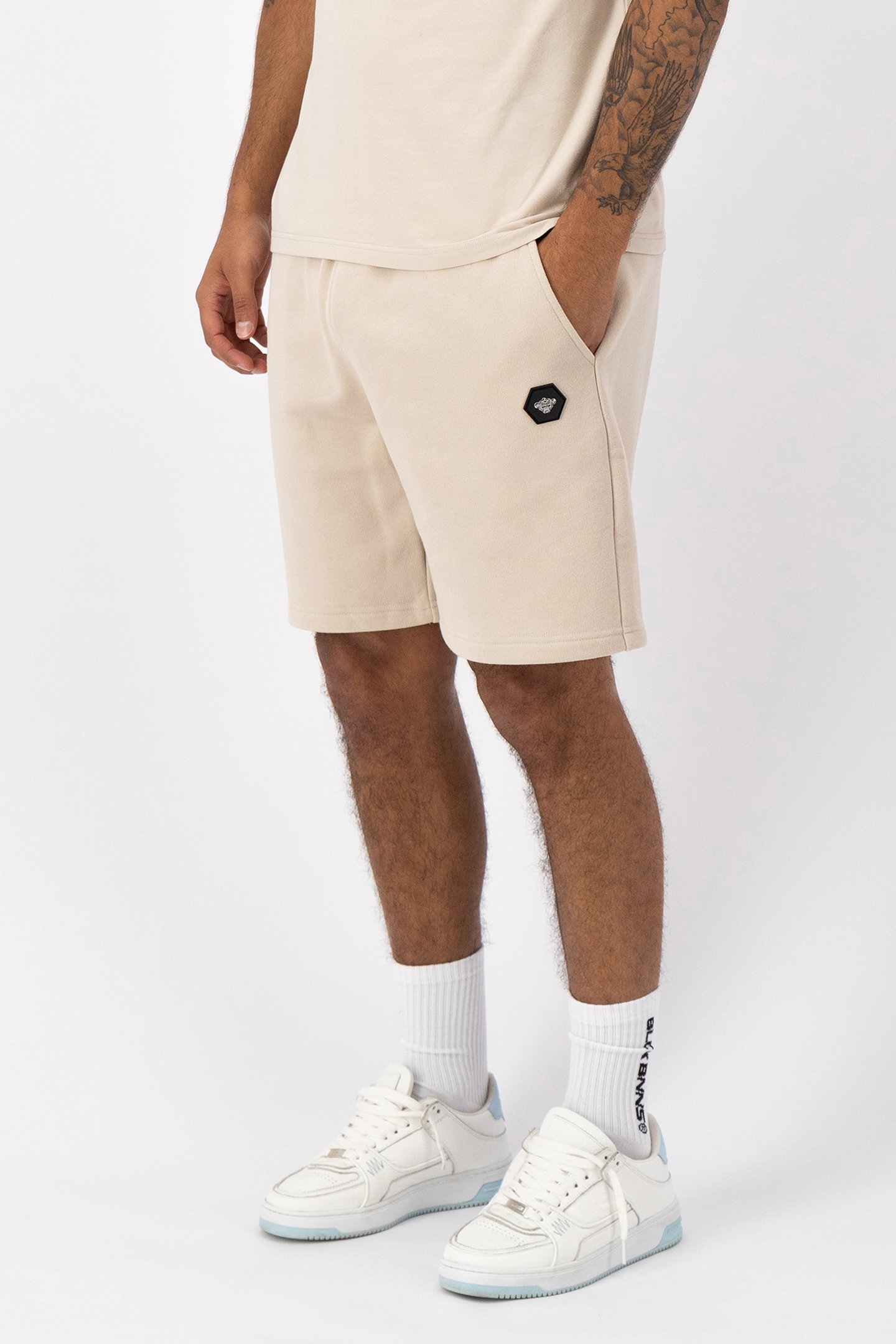 HEX RELAX SHORTS SAND 1