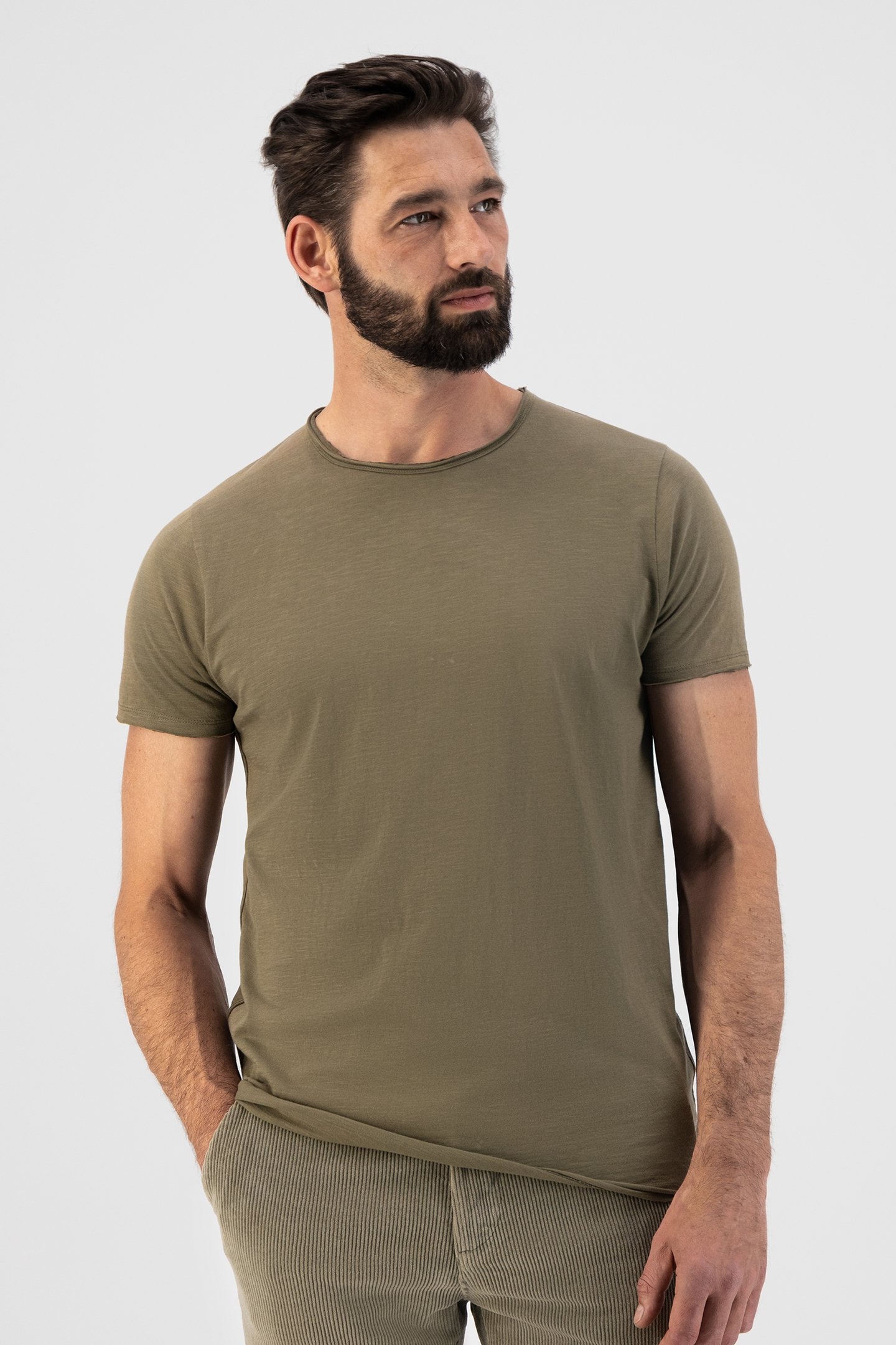 MC. QUEEN BASIC TEE SLUB JERSEY ARMY GREEN 1