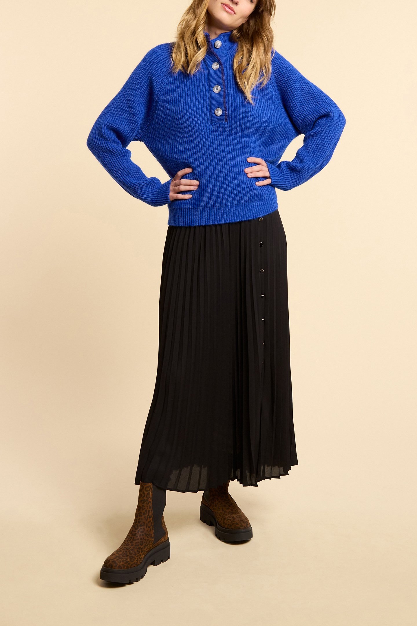 LAFRANÇAISE BLUE BEADED KNIT BUTTON-DOWN SWEATER BLUE 3