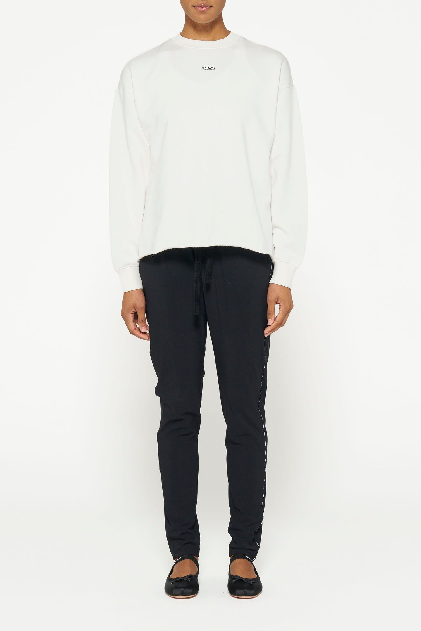 THE SWEATER LOGO ECRU 3