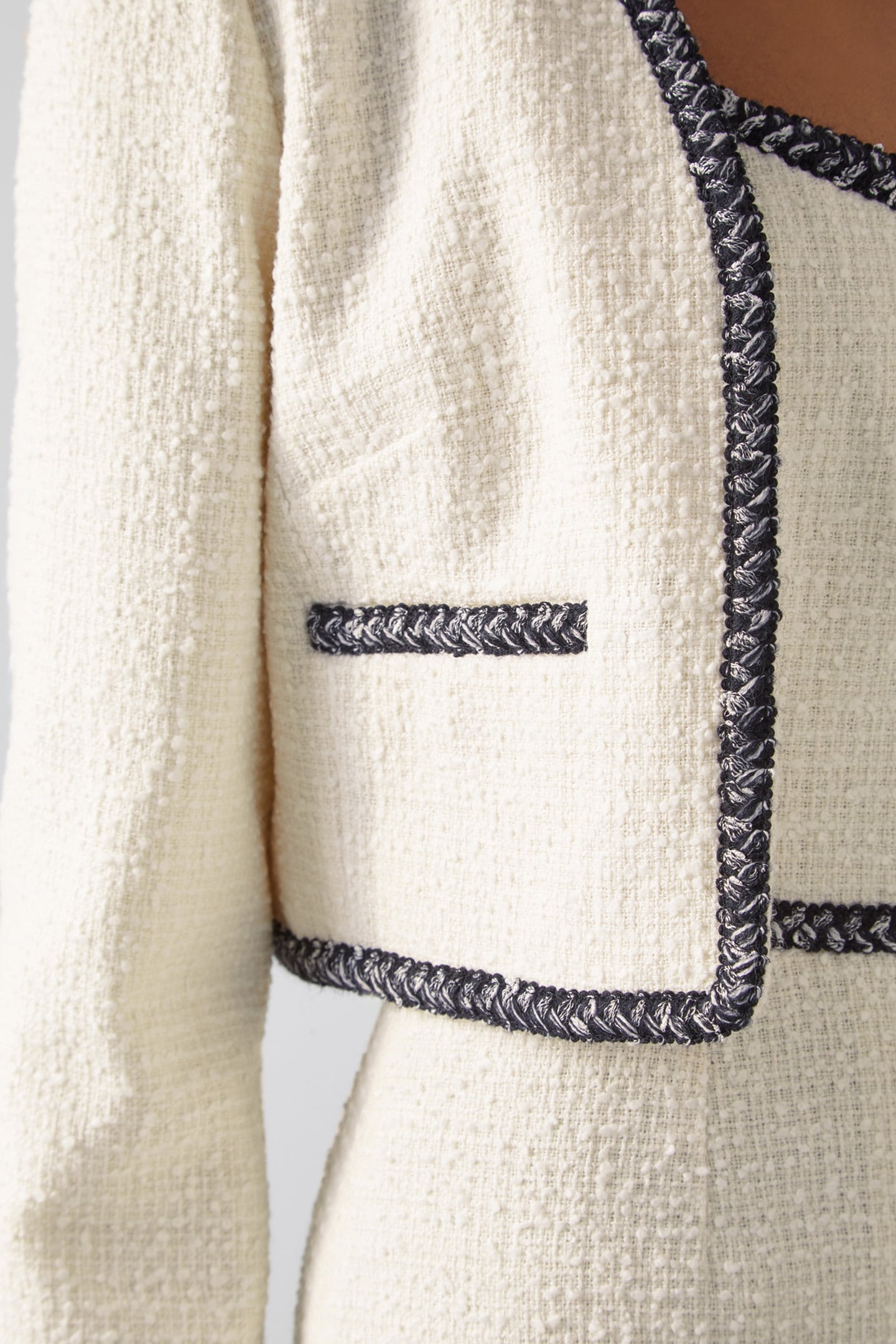 JK TARA - V-NECK EDGE TO CREAM/NAVY 4