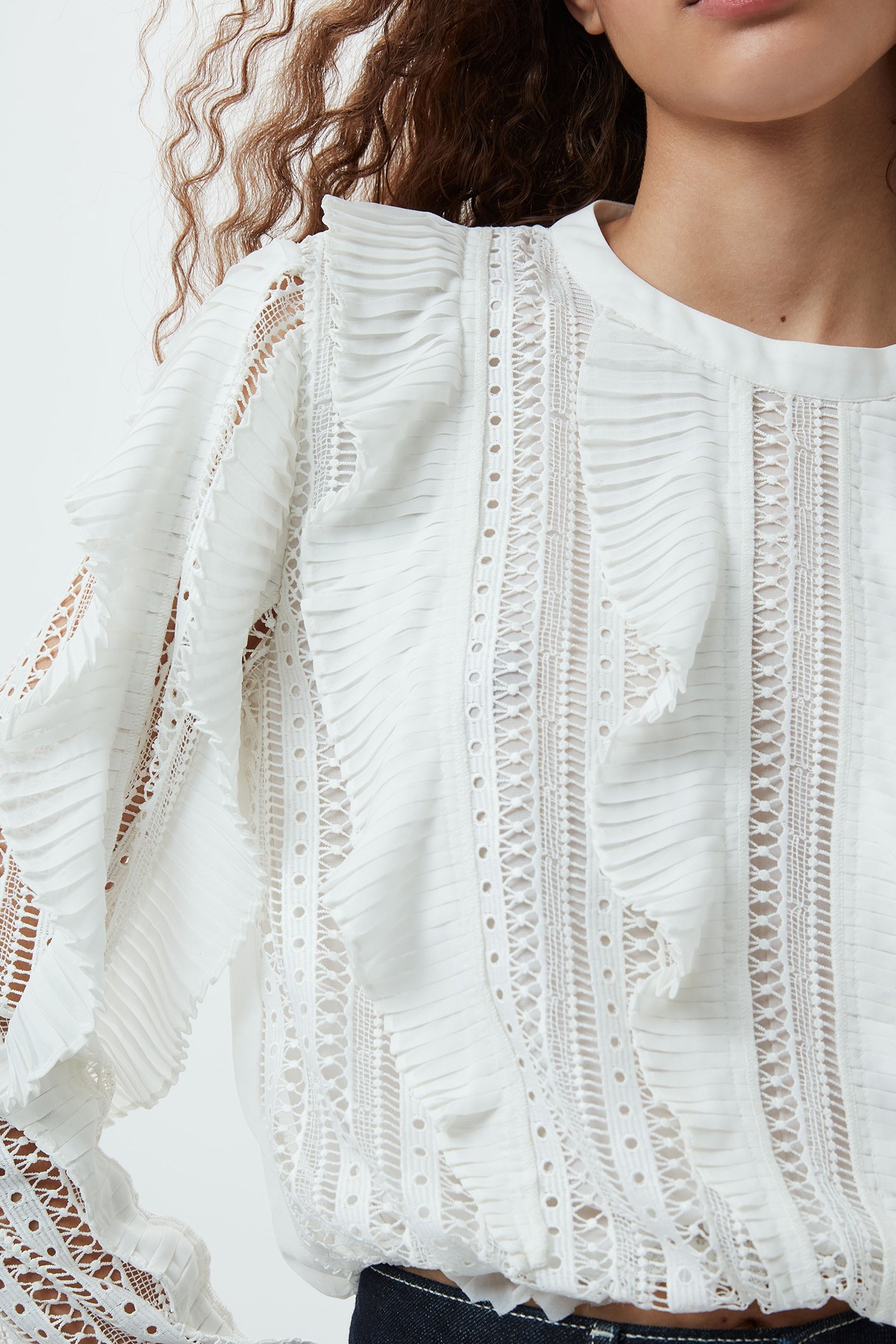 ANNIKA LACE FRILL TOP SUMMER WHITE 4