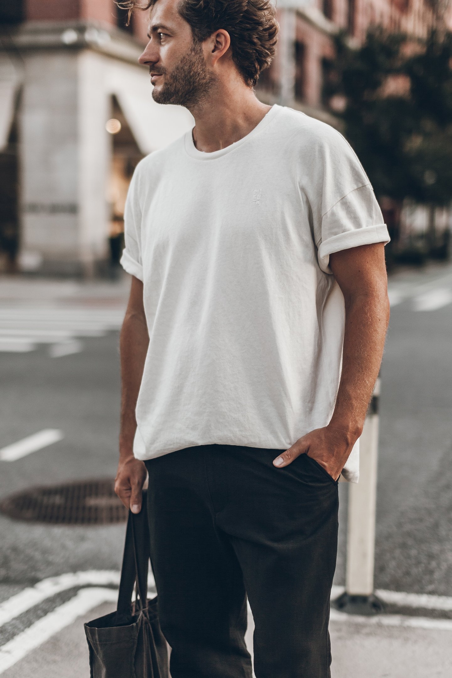 THE OFF WHITE VINTAGE UNISEX T-SHIRT 2