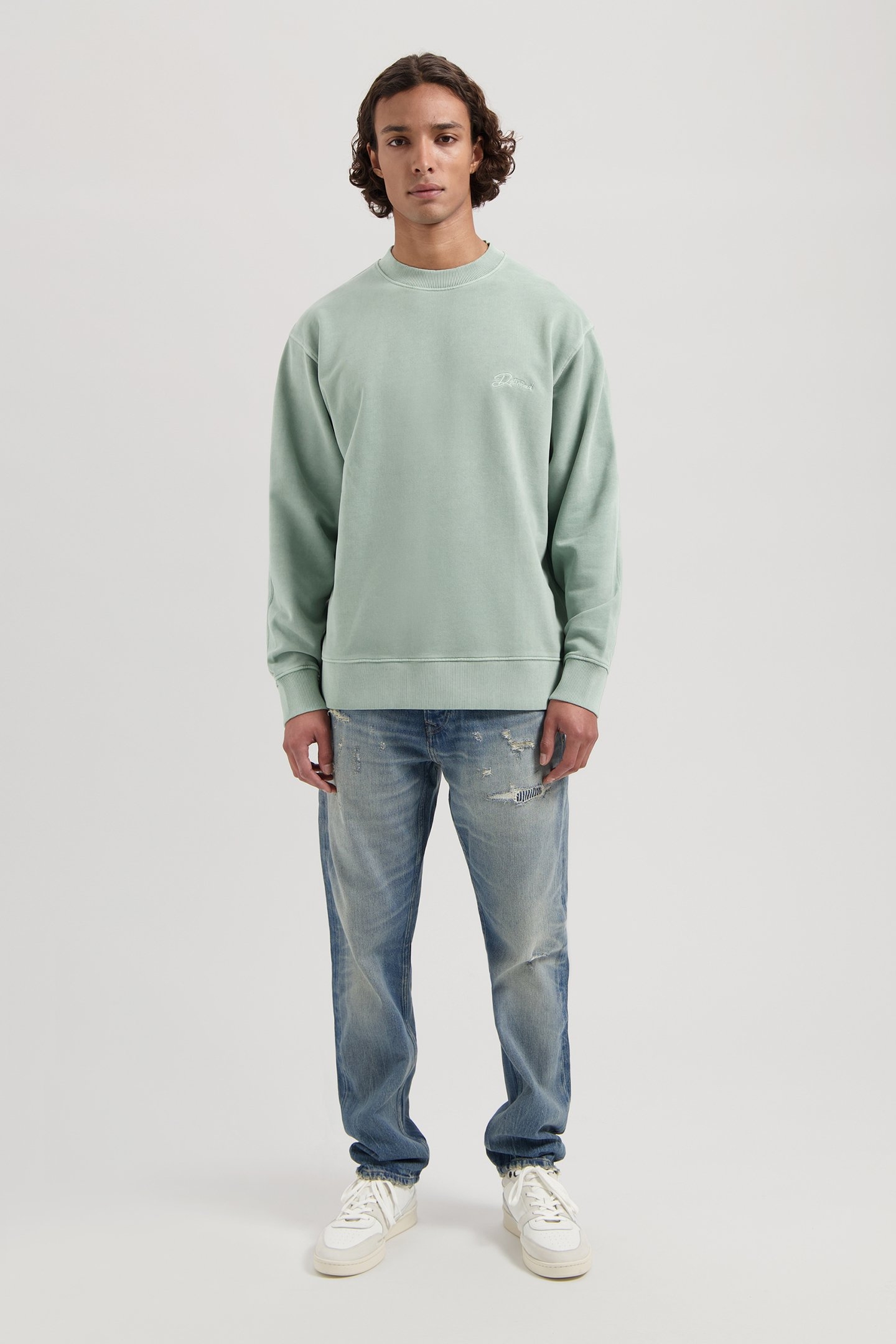 DS_NIKOL CREW LILY PAD 3