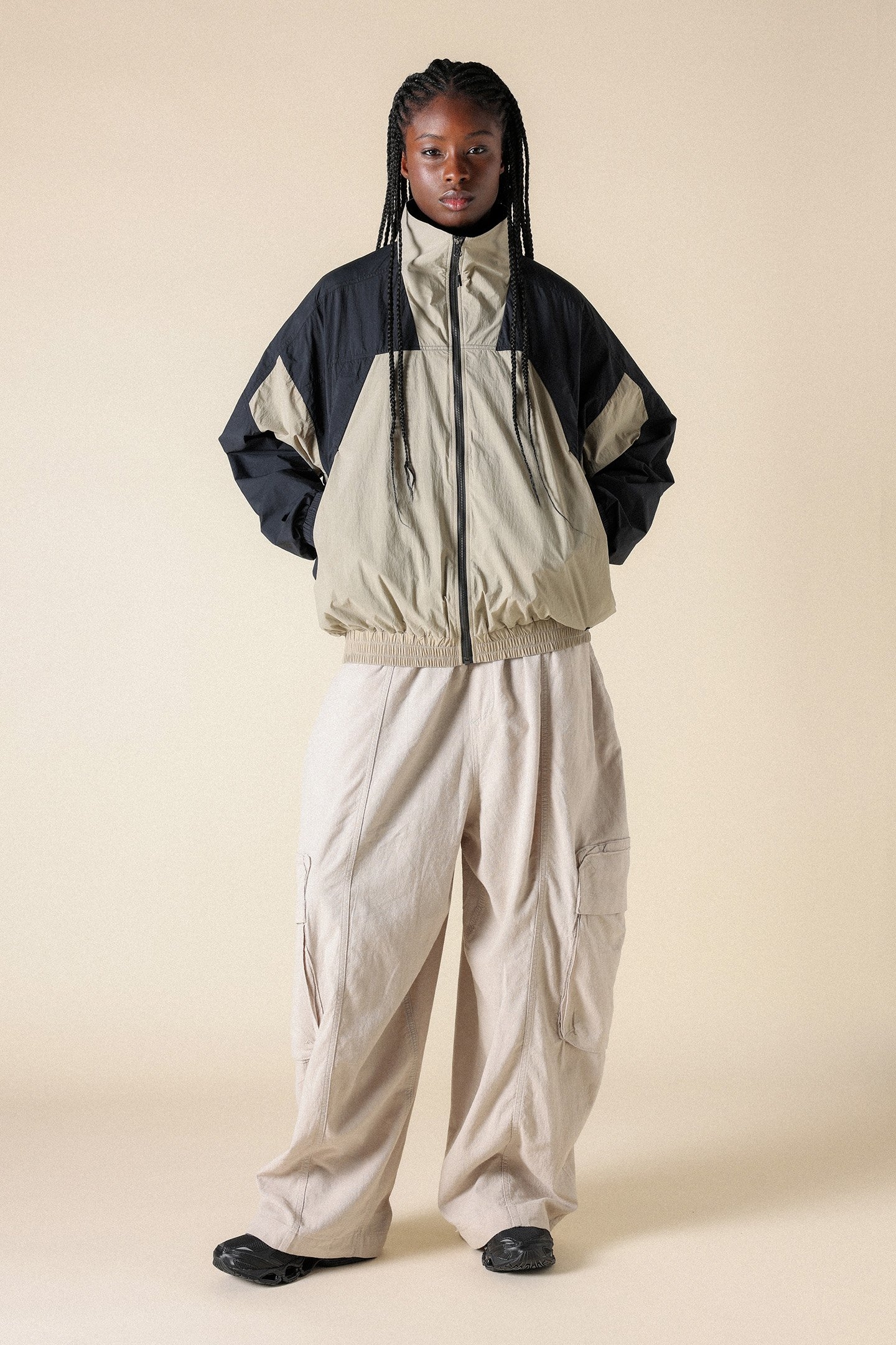 SL WR LIGHT WINDBREAKER UNISEX BLACK/BEIGE 3