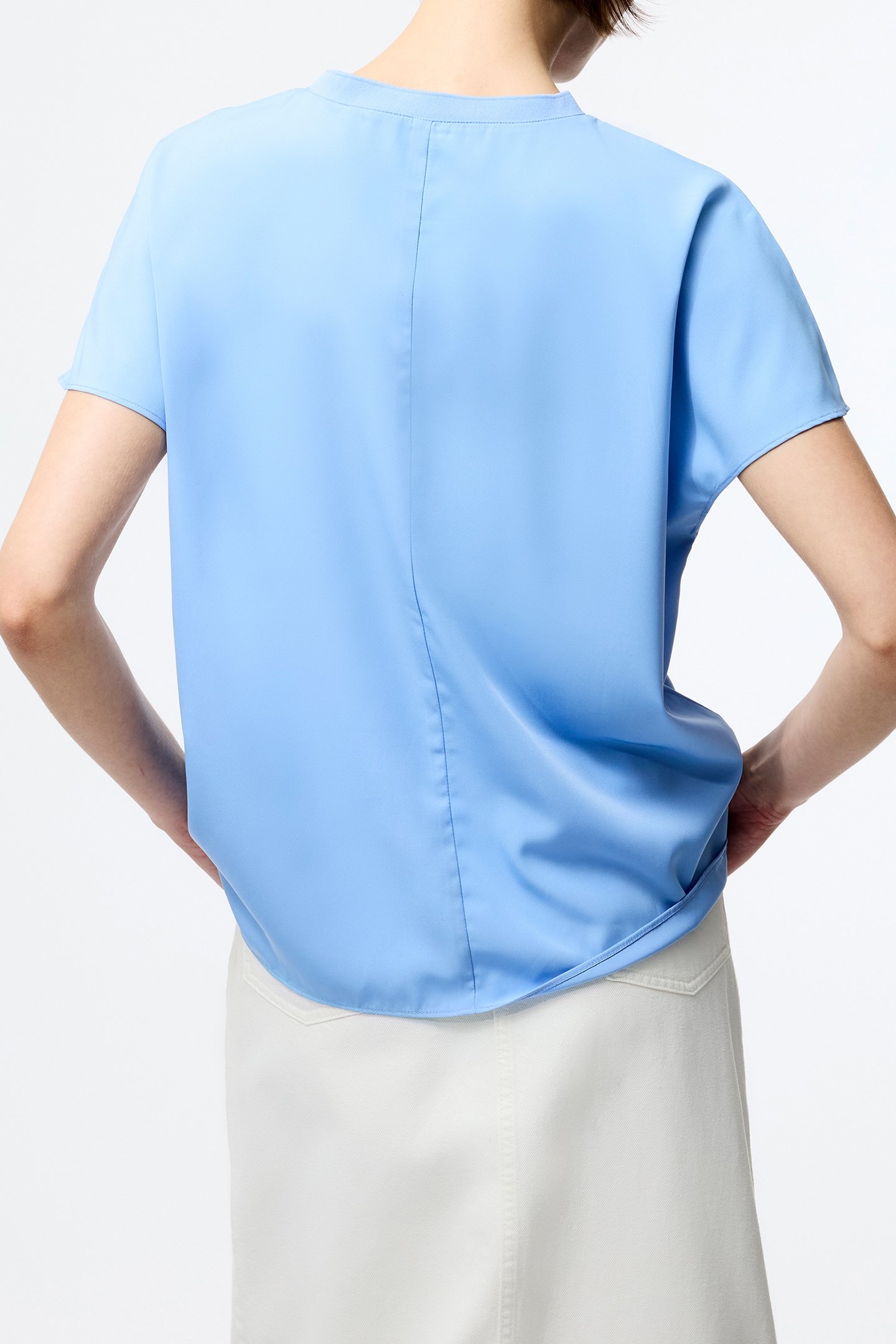 CAPRIANA CREPE CREW NK TOP CORNFLOWER BLUE 2