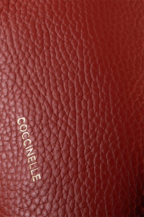 SHOULDER CHAIN BAG IN GRAINED LEATHER 5