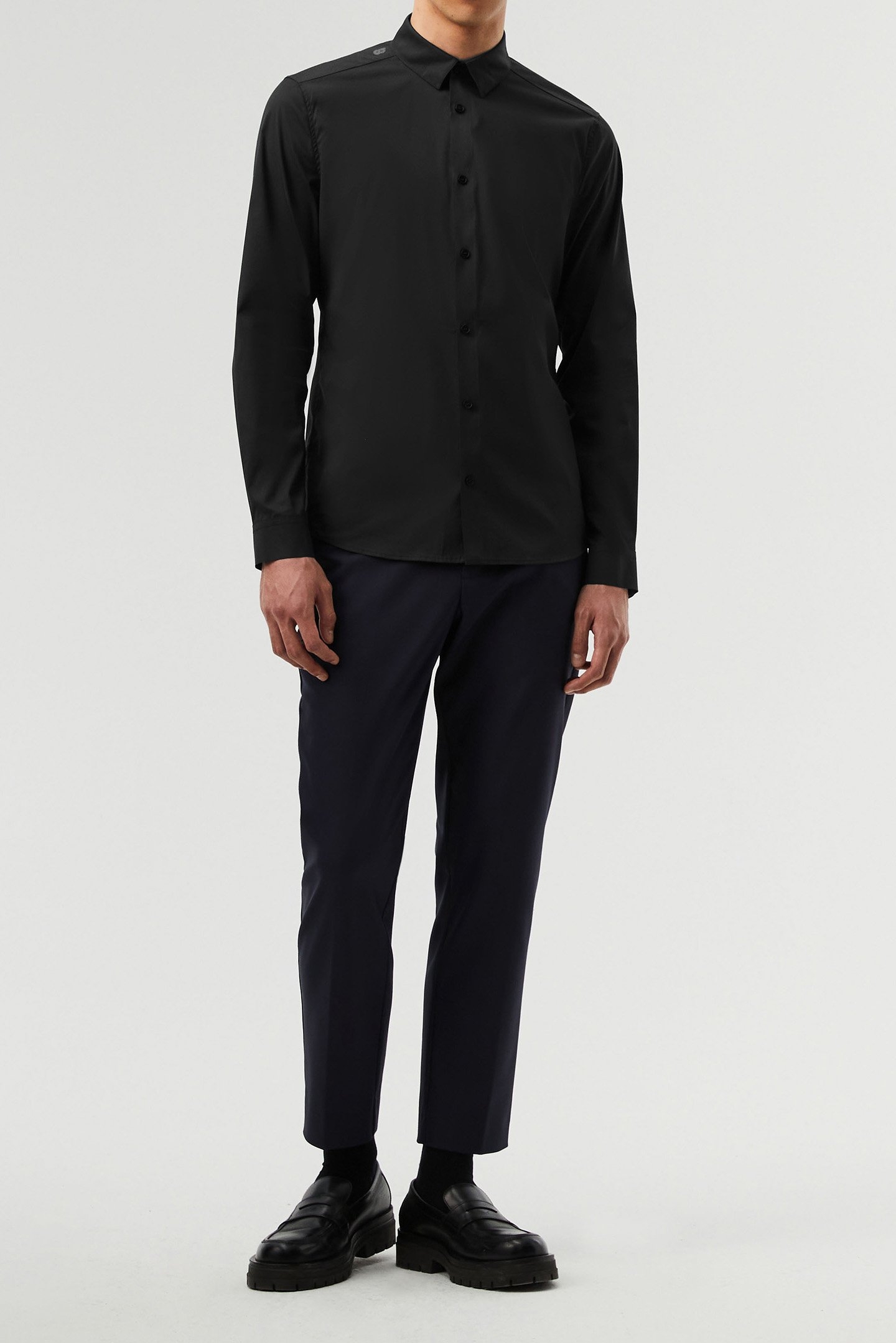 WAARG V4.Y6.02 SHIRT BLACK 1