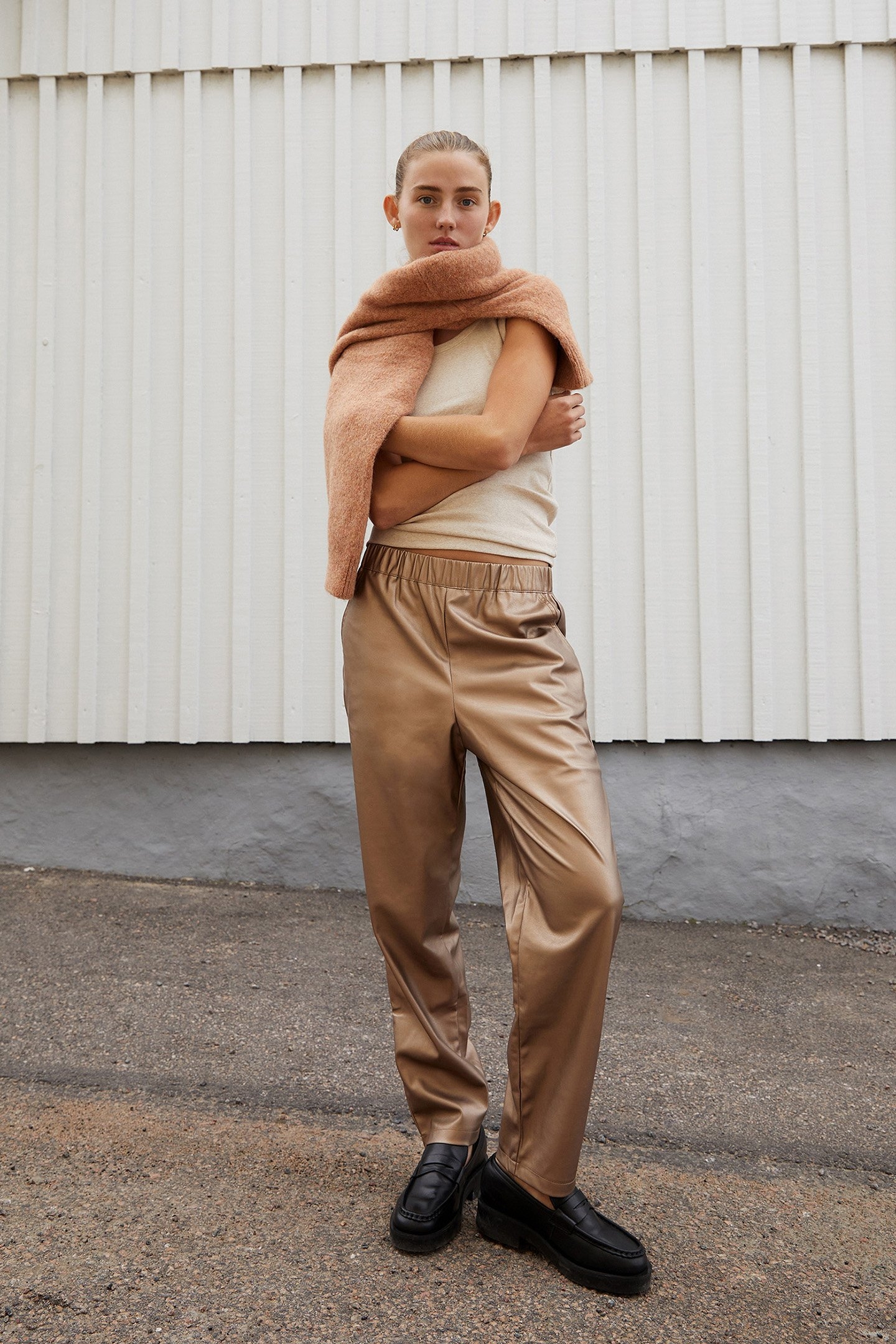 SALLY PANTS METALLIC BRONZE 6