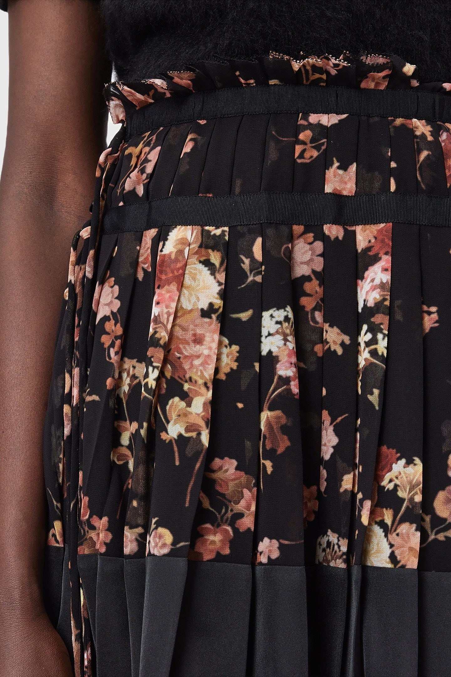 SAFFRON SKIRT ARMADA BLACK 7