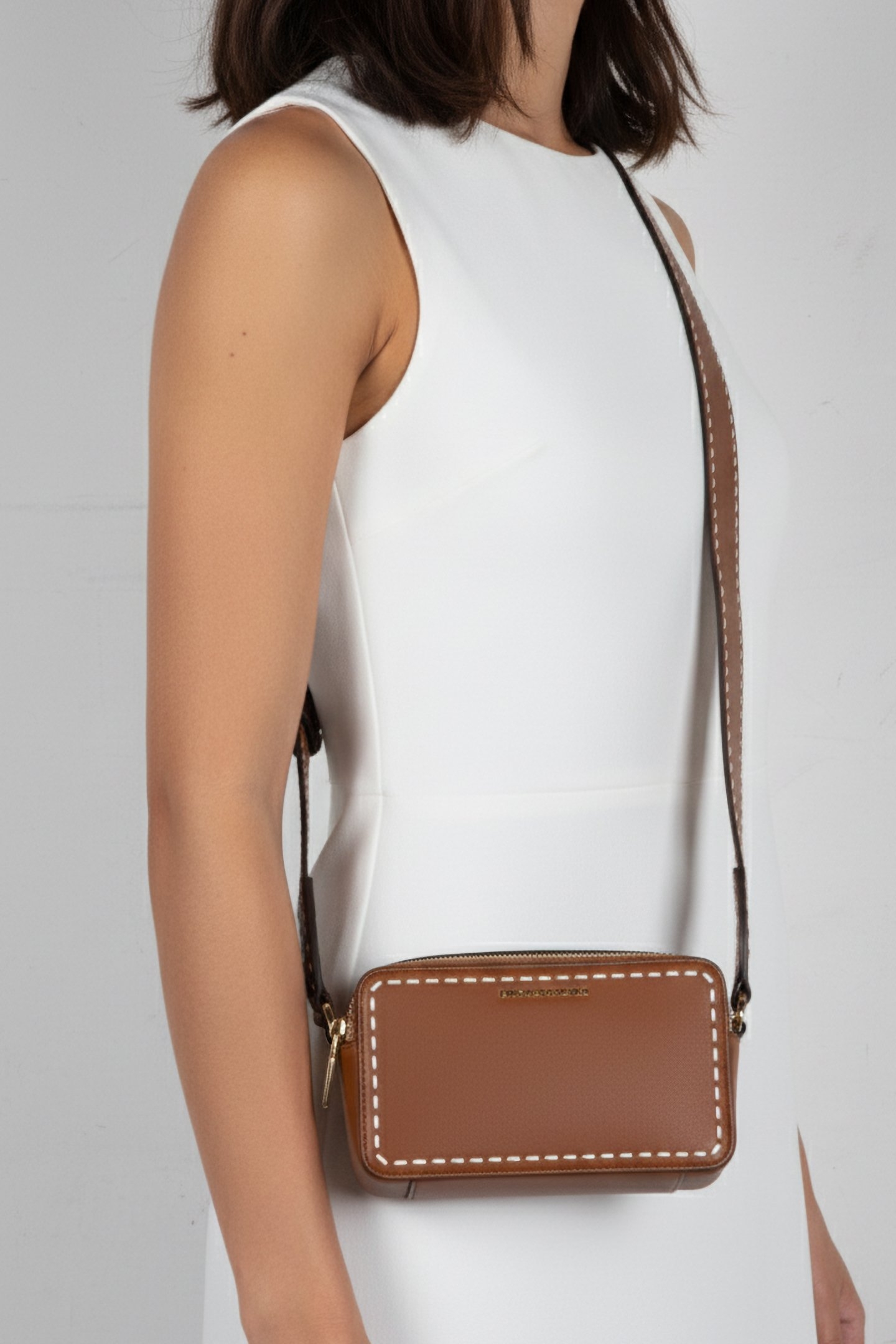 SMALL DOUBLE ZIP CAMERA CHAIN CROSS BODY BAG IN BROWN 1