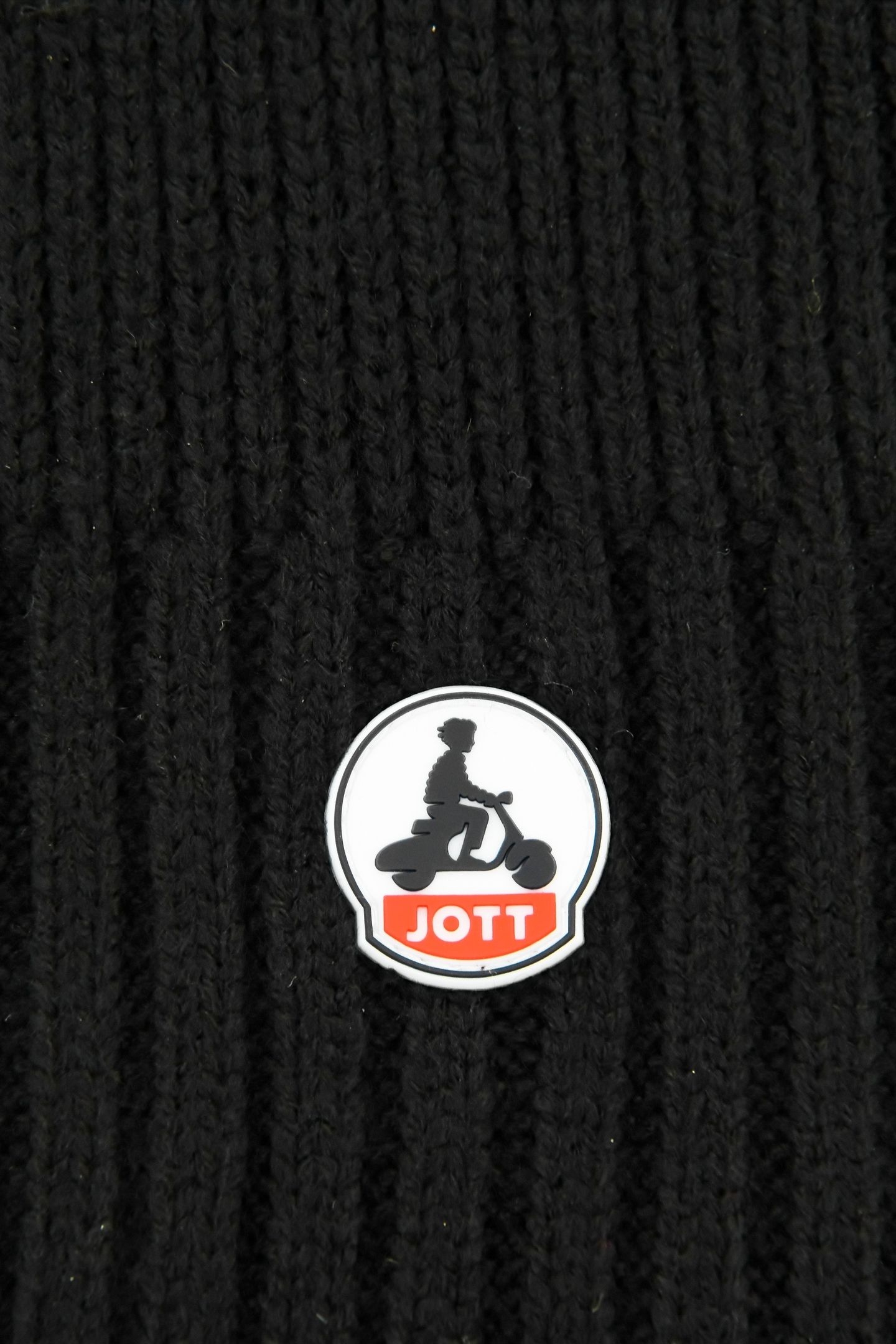 JEFF SCARF BLACK 2