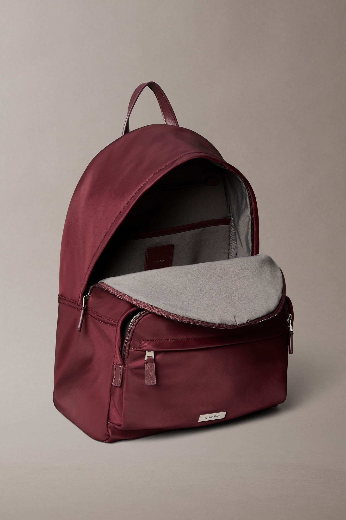 SLEEK ROUND BACKPACK DECADENT CHOCOLATE 4