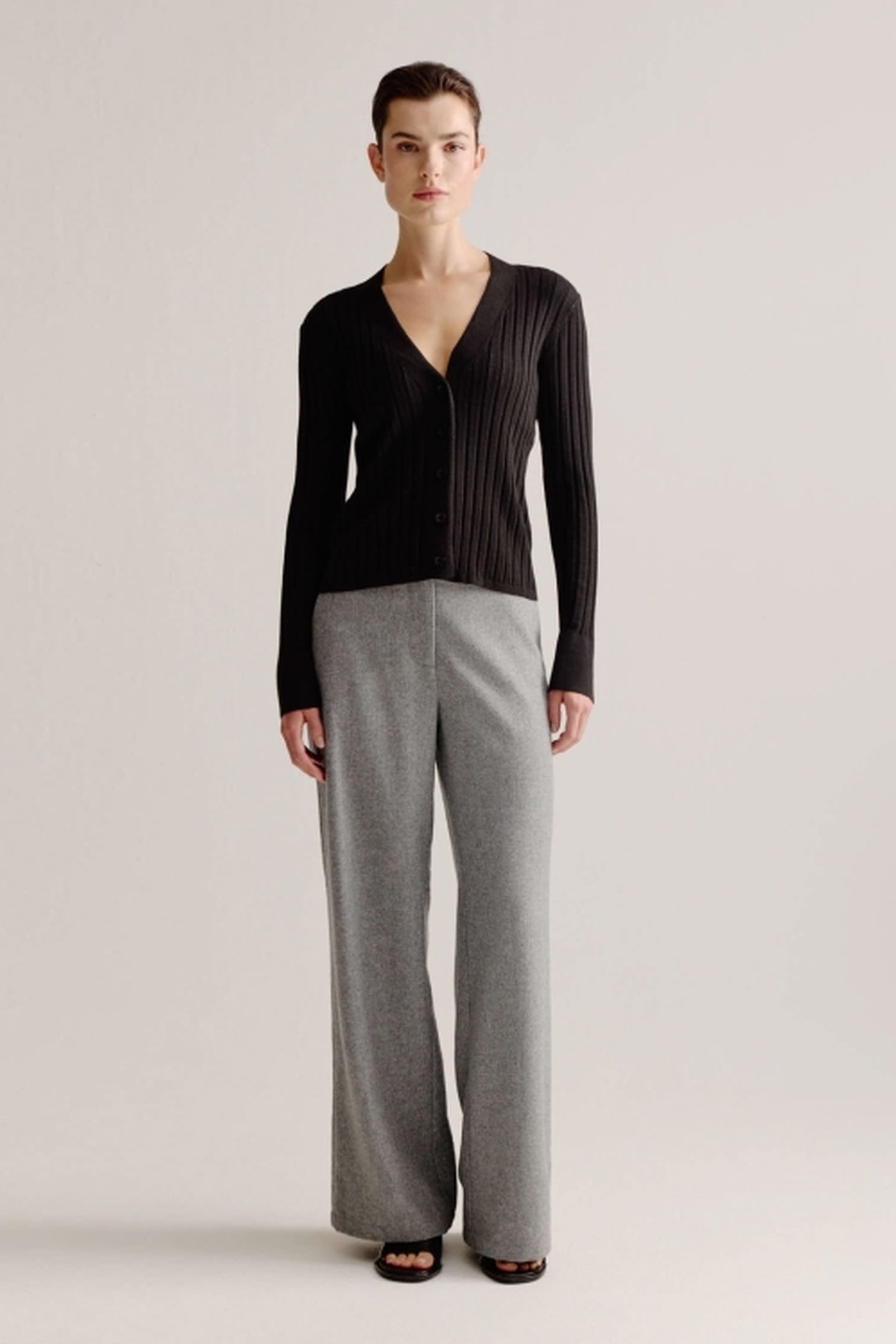 LIEVE CARDIGAN BLACK 2