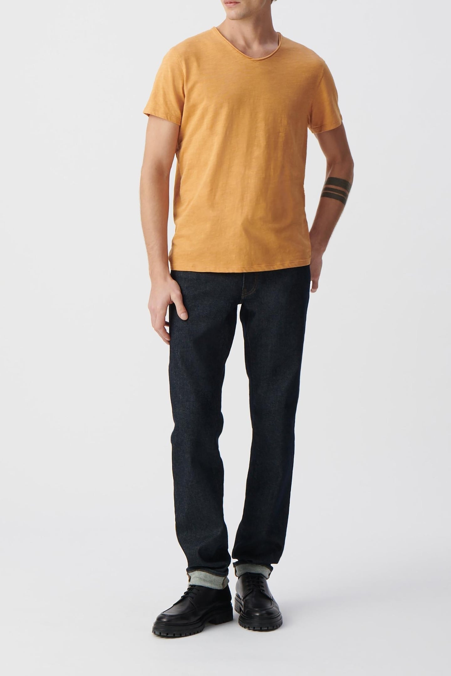 TURMERIC ORGANIC COTTON ESSENTIAL V-NECK T-SHIRT 1