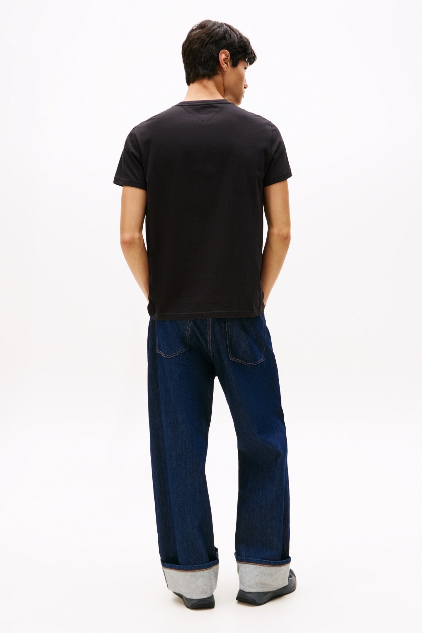 SLIM FLAG SHORTSLEEVE TEE BLACK 3