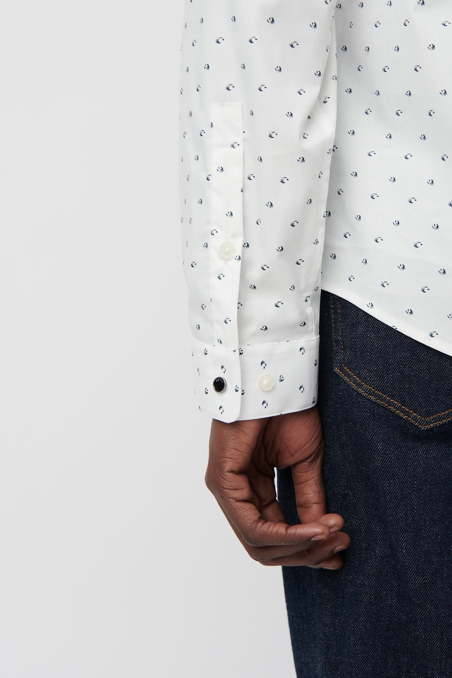 WHITE SLIM SHIRT WITH MINIMALIST PRINT 6