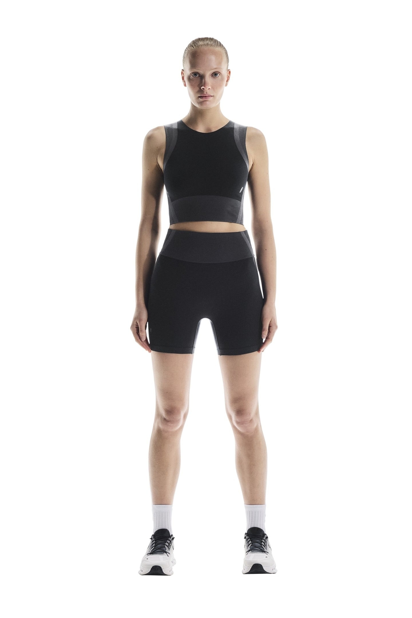 STUDIO KNIT CROP 1 W BLACK | ECLIPSE 5