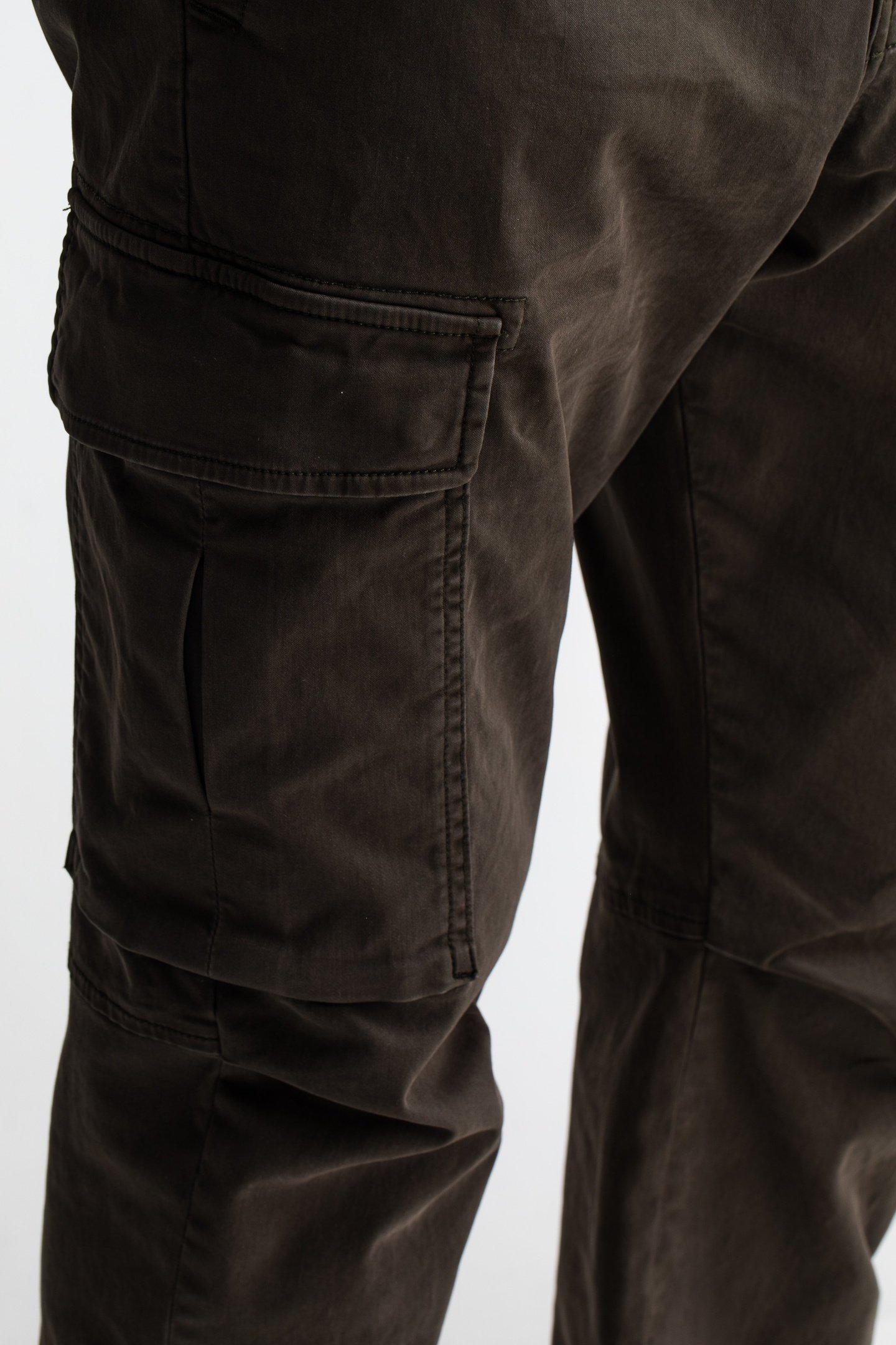 TRISTAN SLIM SATEEN CARGO MOCHA BROWN 5