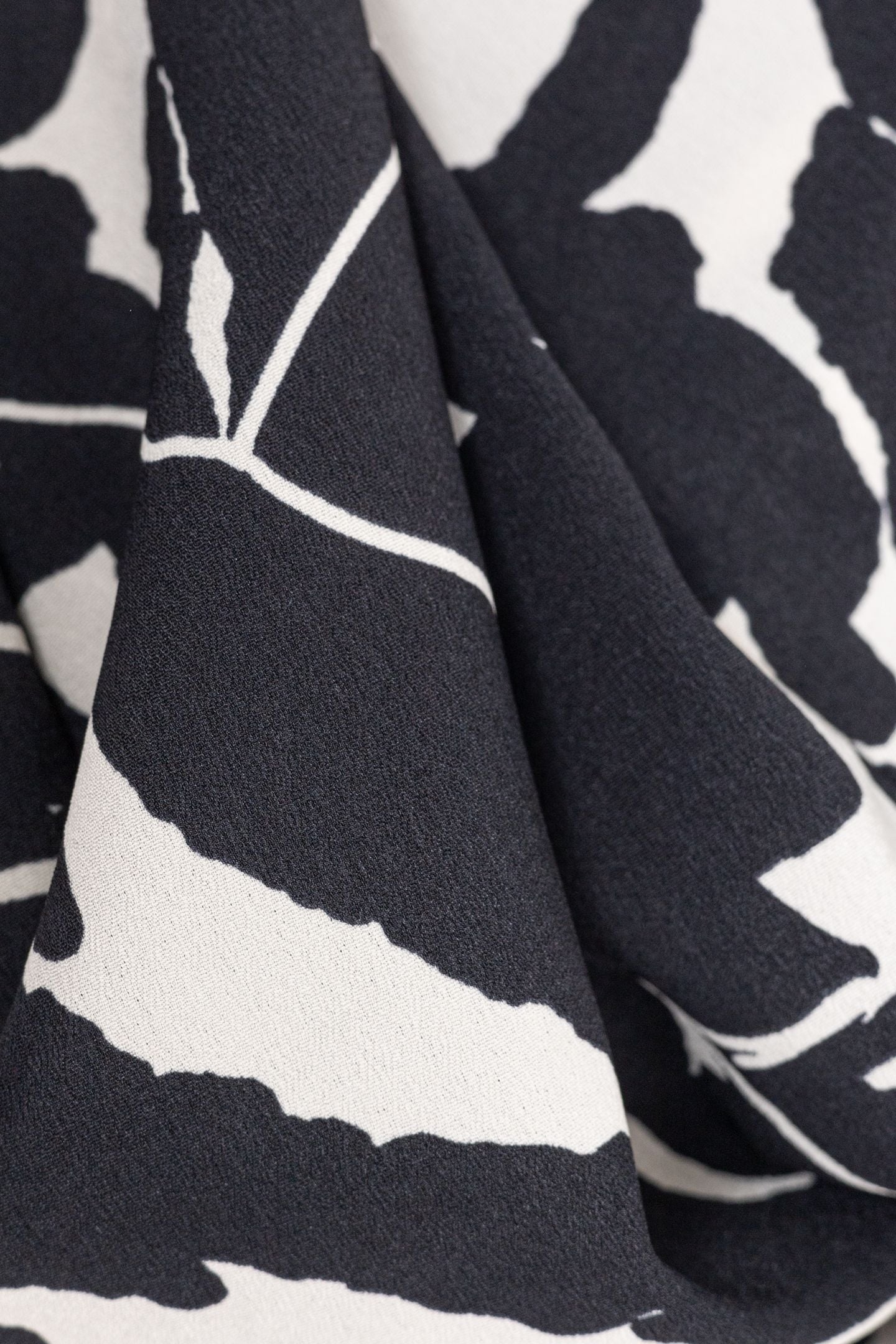 BLACK FLOWING PANTS WITH ZEBRA FLOWER PRINT 6