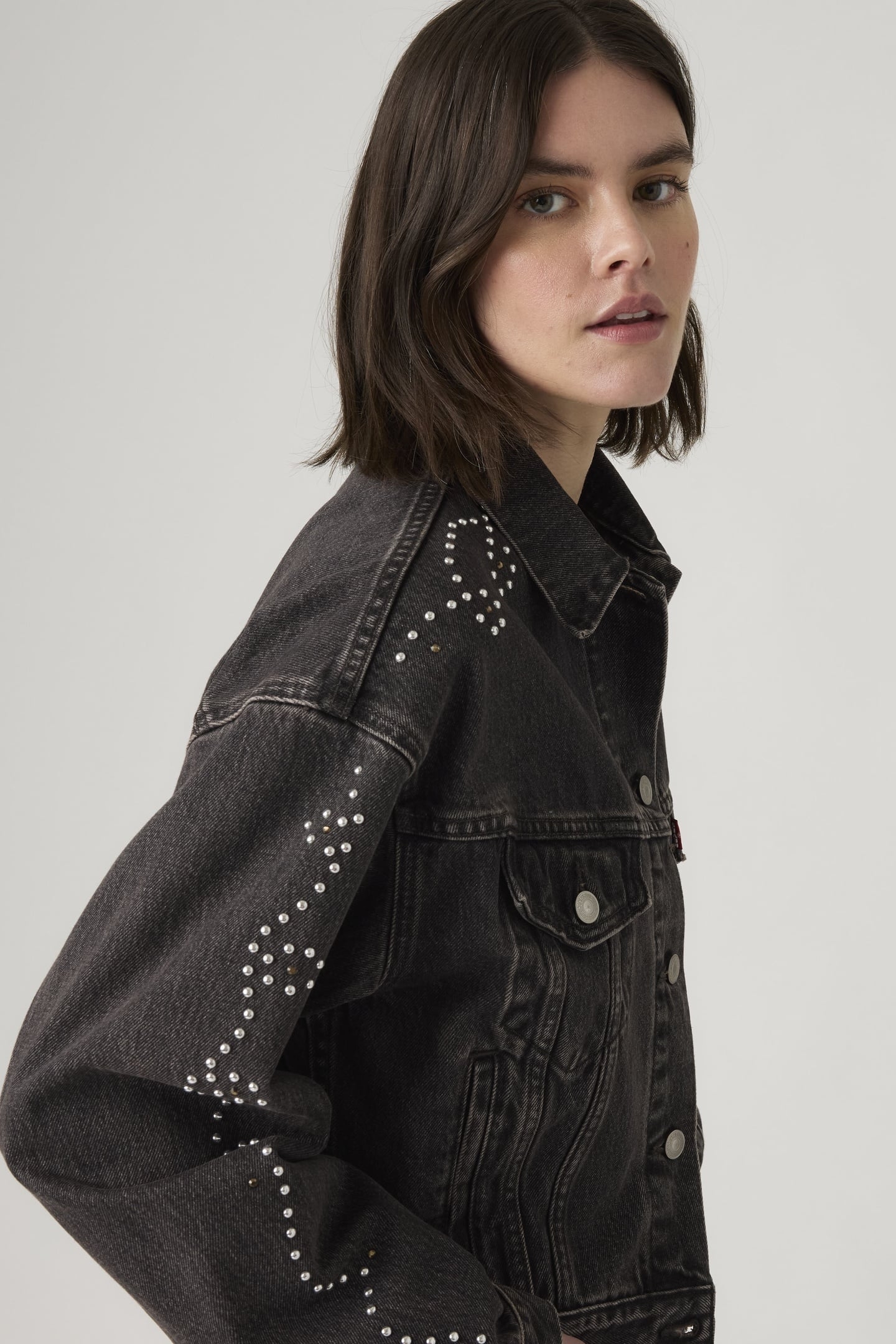 SHRUNKEN 90S NO PLEAT BEJEWELED TRUCKER 5