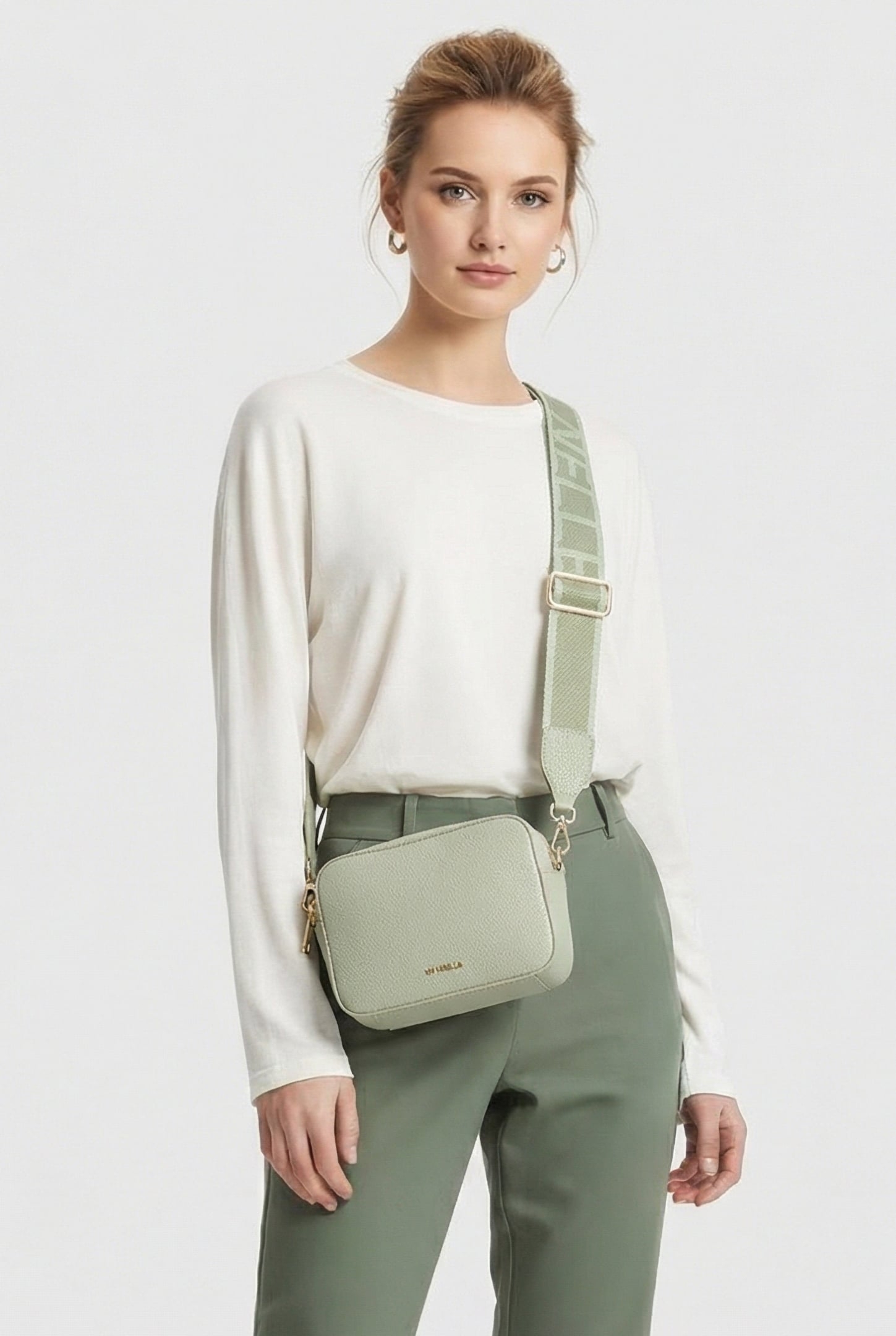 CROSS BODY BAG IN LEATHER 1