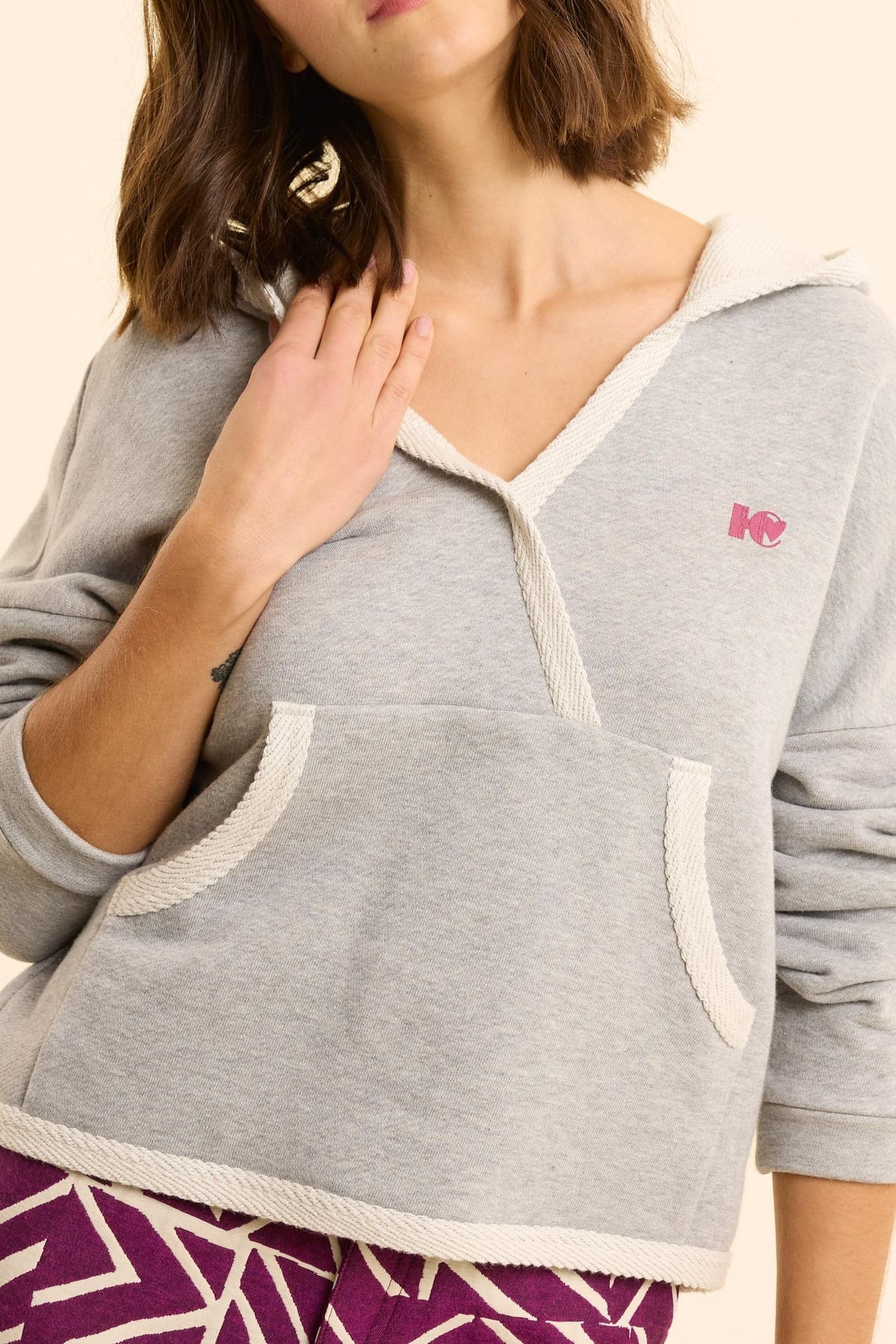 GREY HOODIE WITH WRAP-AROUND COLLAR HEATHER GREY 5