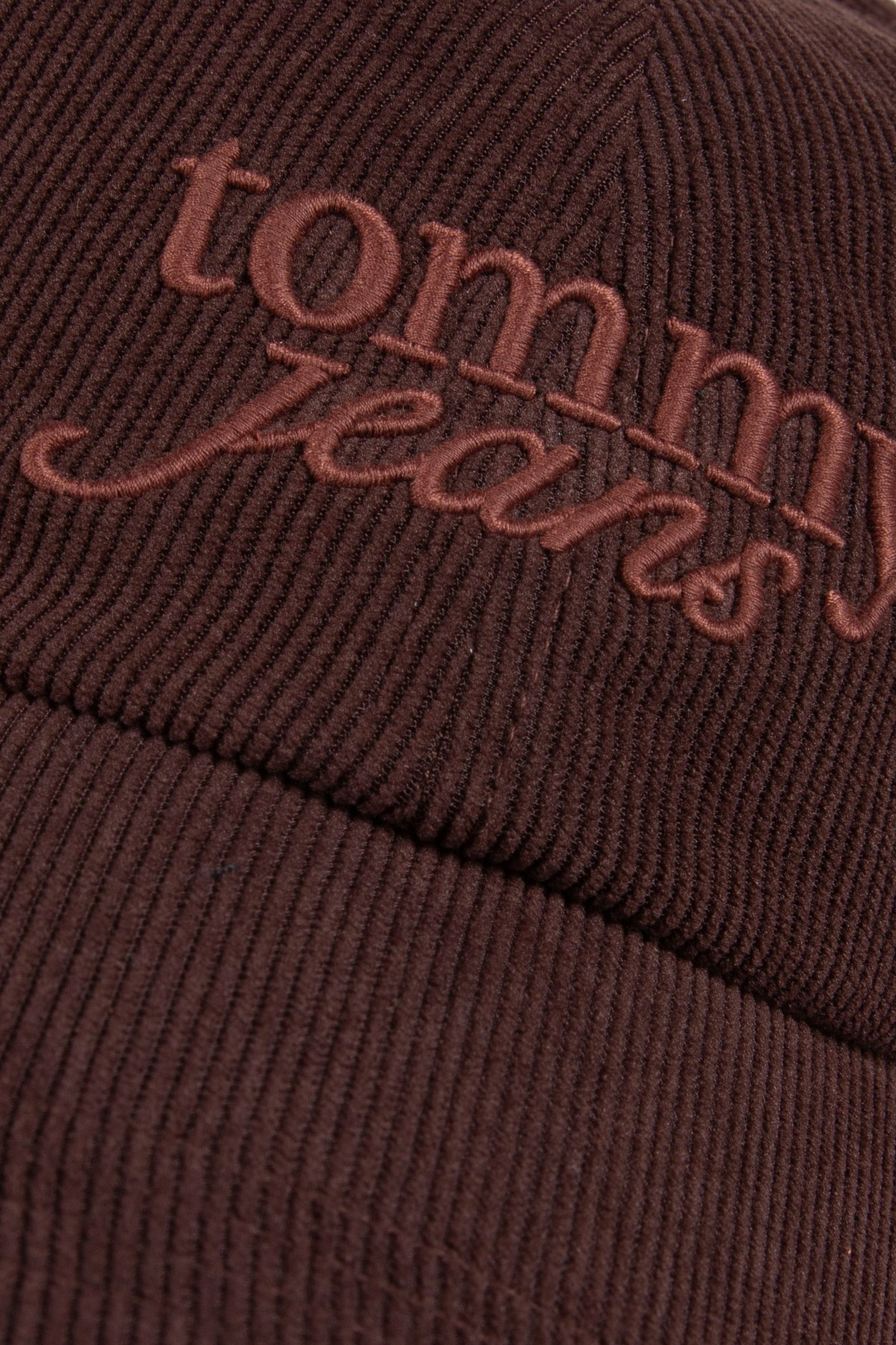 SCRIPT CAP RICH BROWN 4