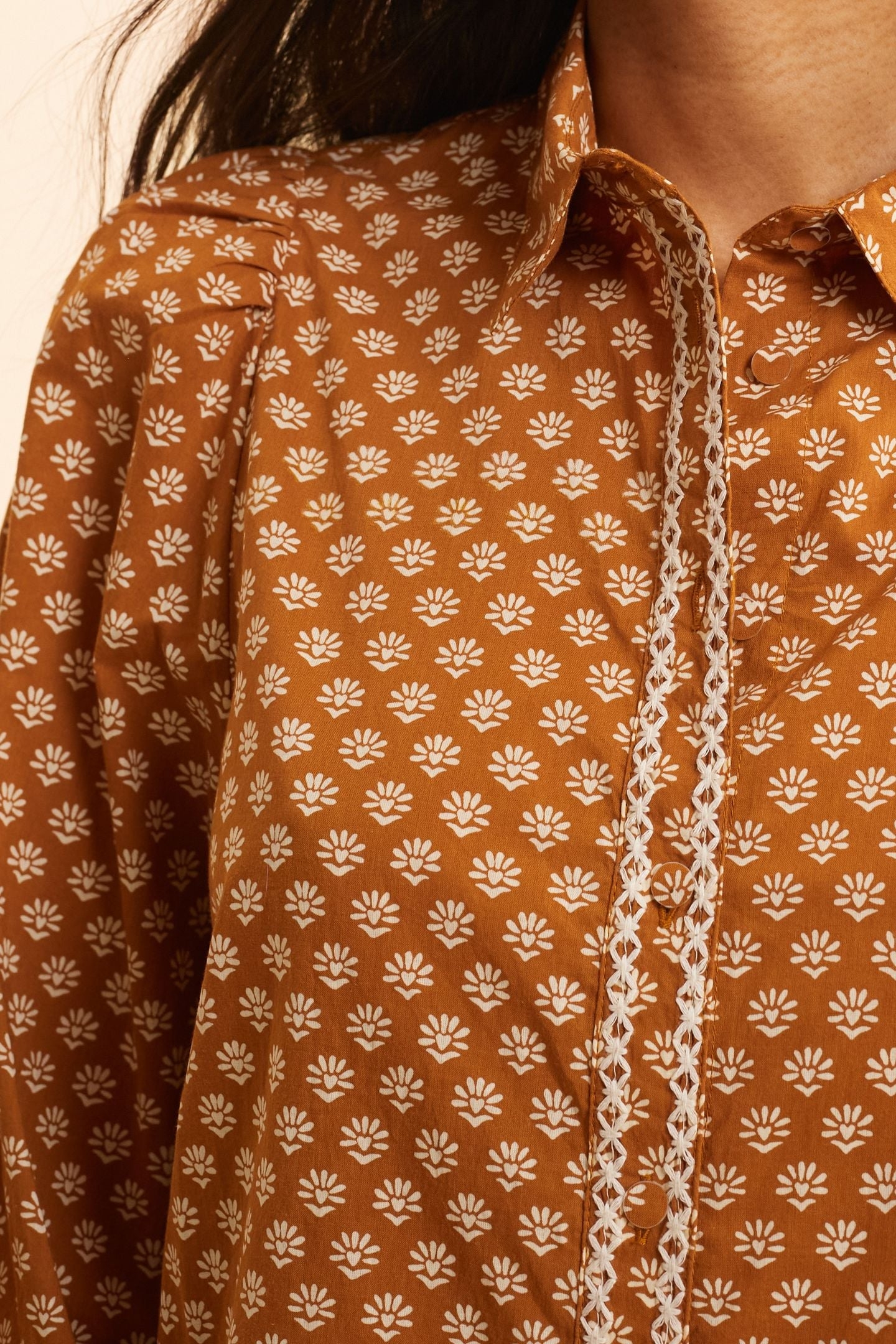CAMEL FLORAL HEART SHIRT OCHRE 4