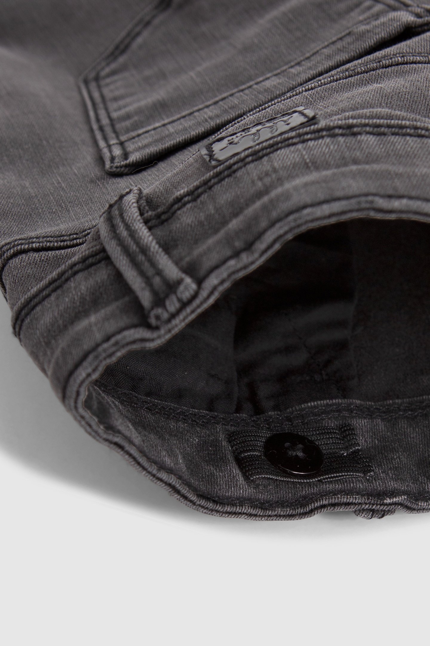 MOM WASHED BLACK JEANS WITH GIRL STUDS 7