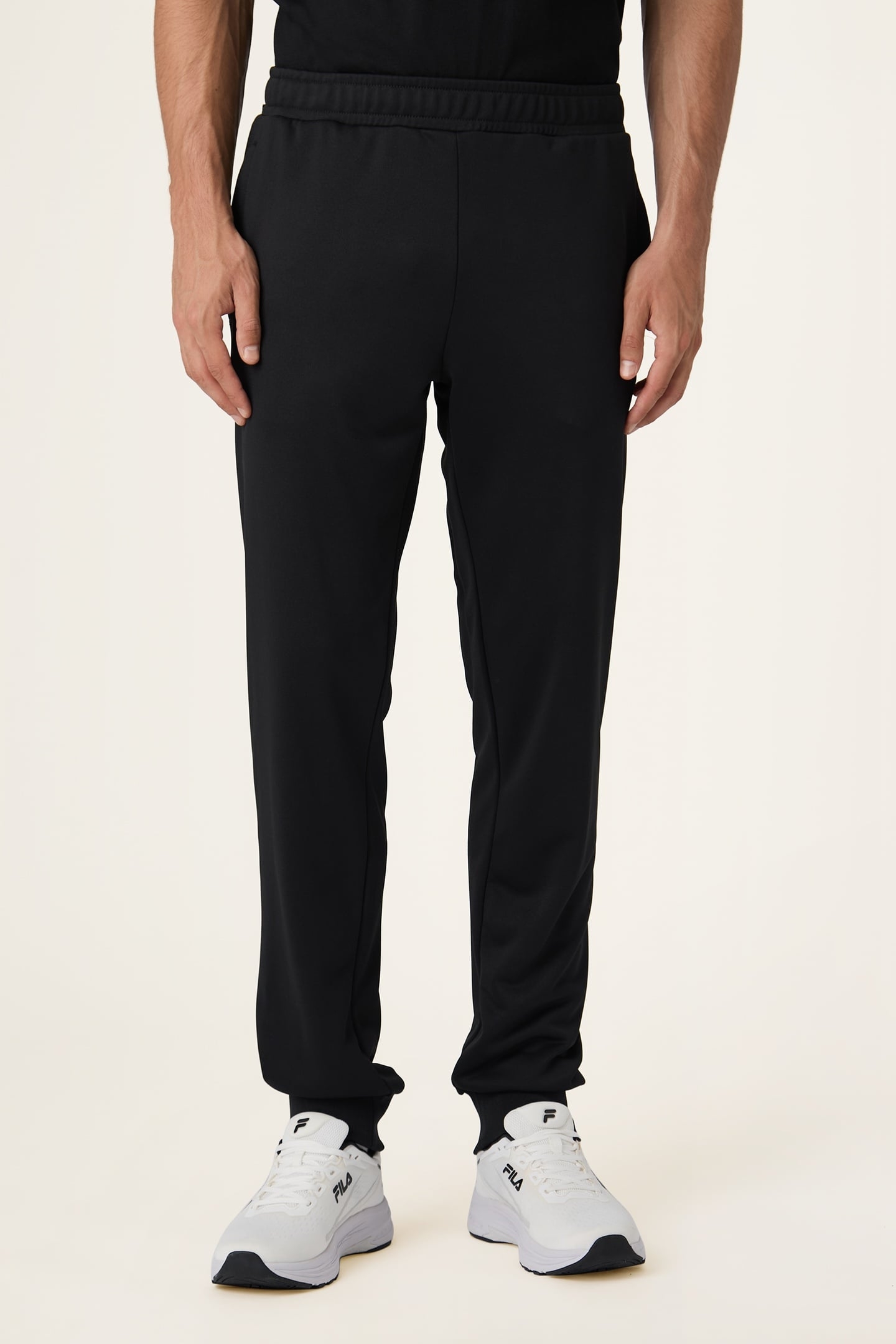 MANTA REGULAR GRAPHIC SWEATPANTS BLACK 1