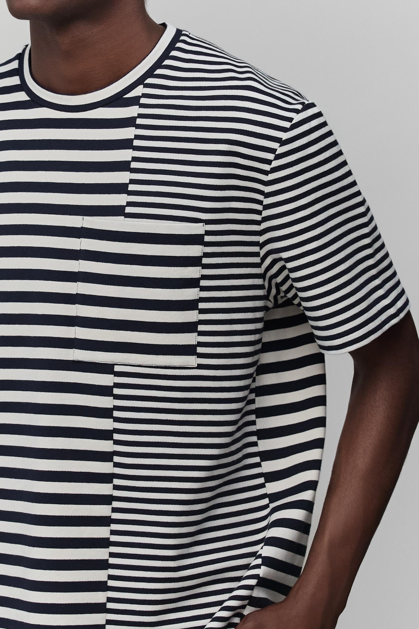 OFF-WHITE NAVY STRIPED SAILOR T-SHIRT 6