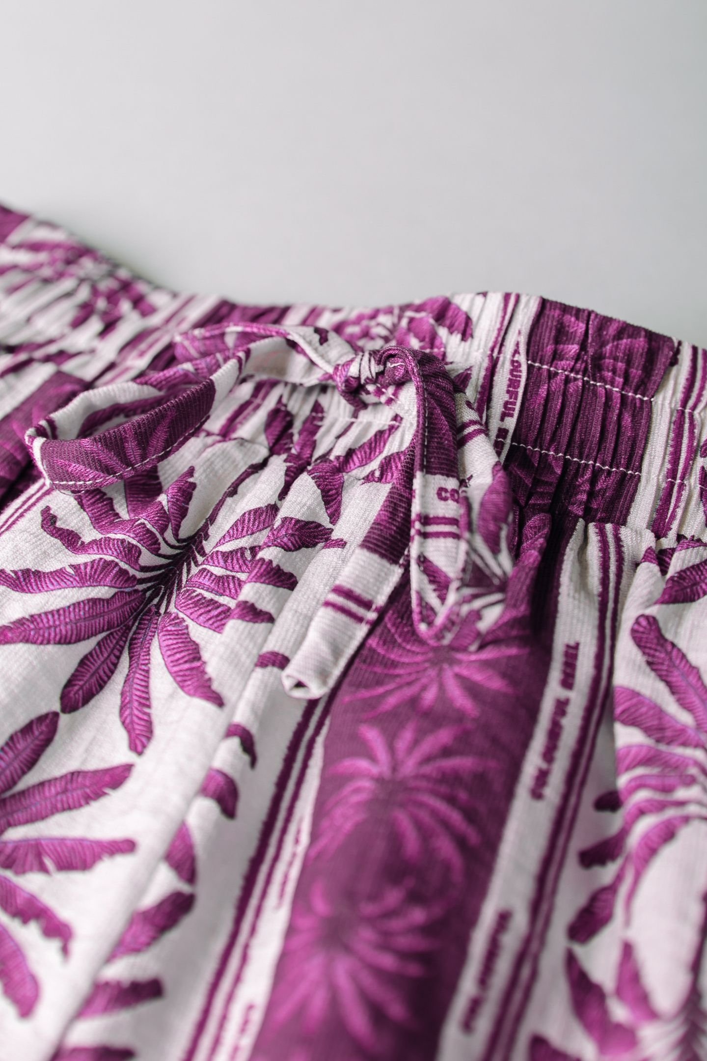 SENSA PALM RUFFLE SHORT RASPBERRY WINE 4