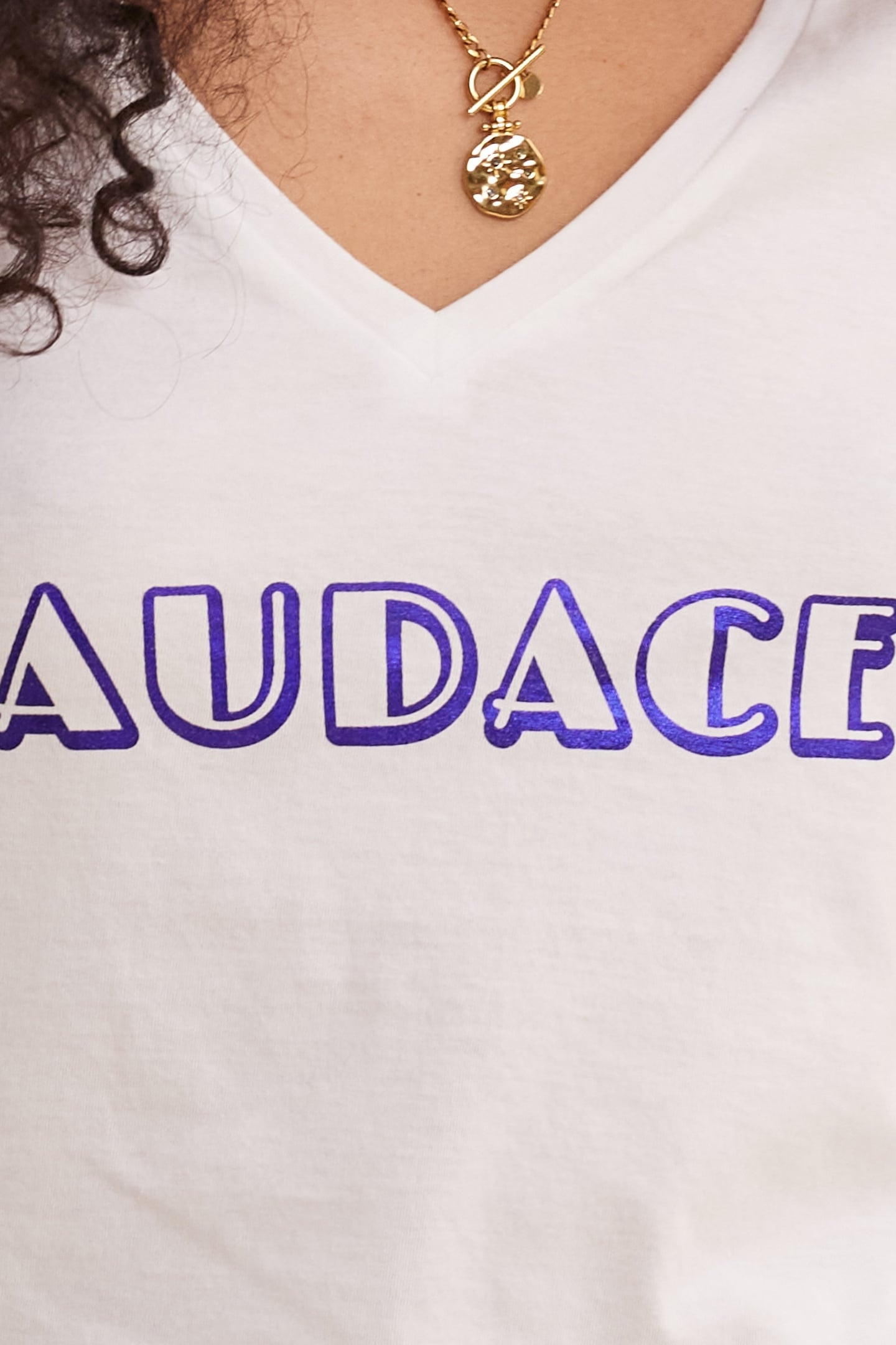 WHITE V-NECK T-SHIRT WITH METALLIC BLUE SLOGAN OFF-WHITE 5