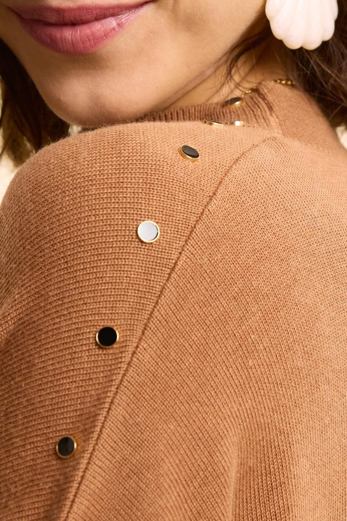 CAMEL CAPE SWEATER KNIT DECORATIVE BUTTONS CAMEL 6