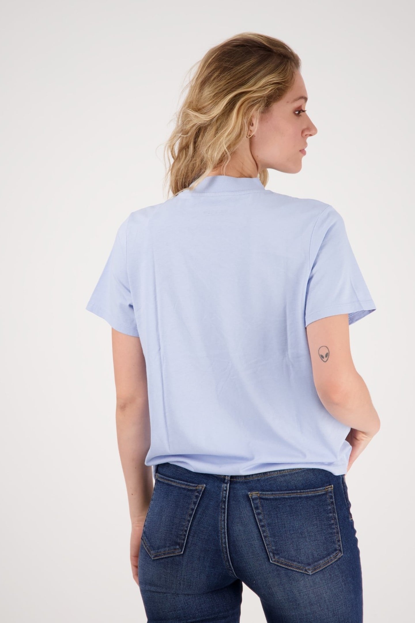 HANNAH SHORT SLEEVE SKY LIGHT BLUE 2