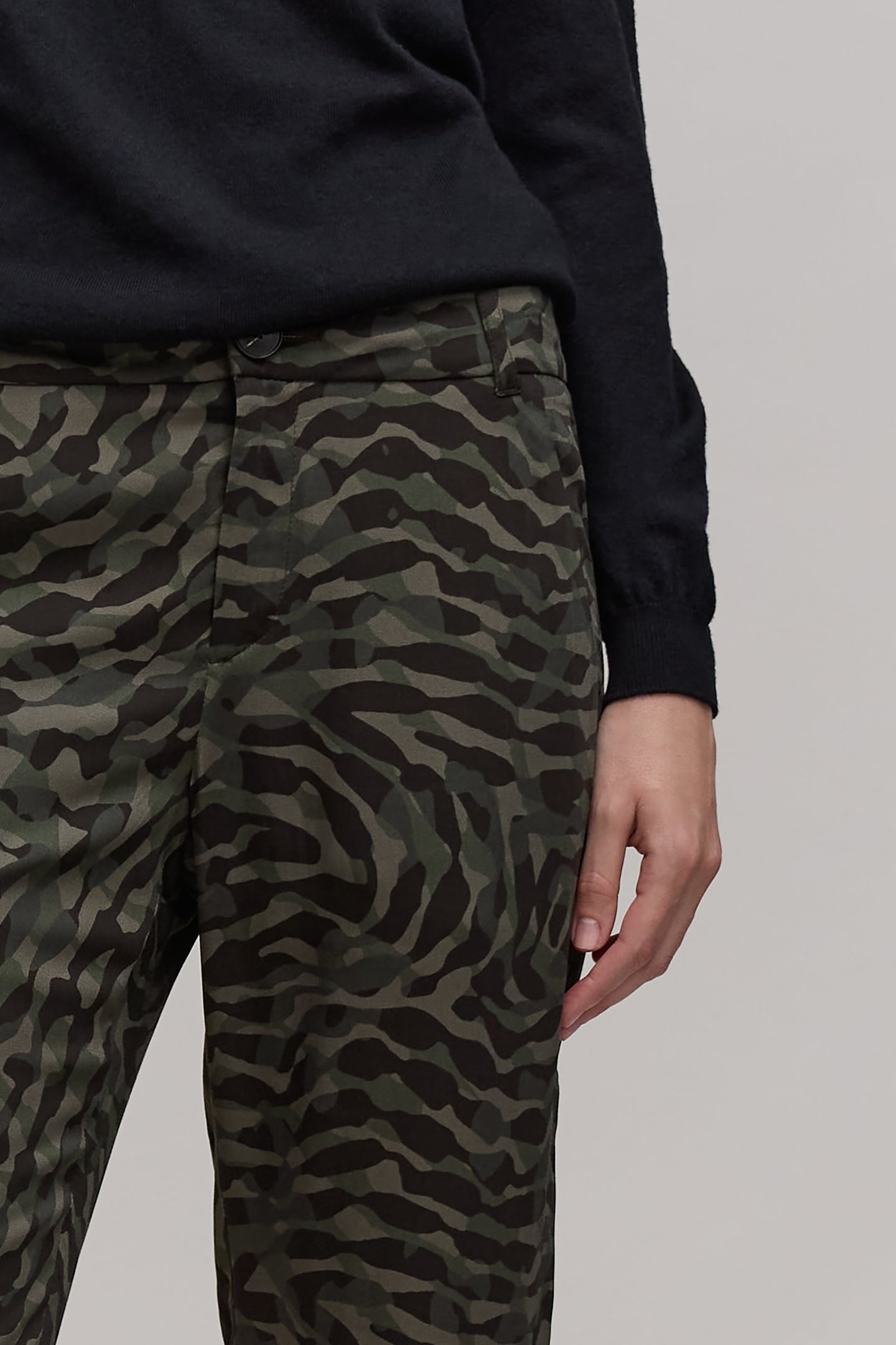 FLOWING KHAKI CAMOUFLAGE PRINT SUIT PANTS 5