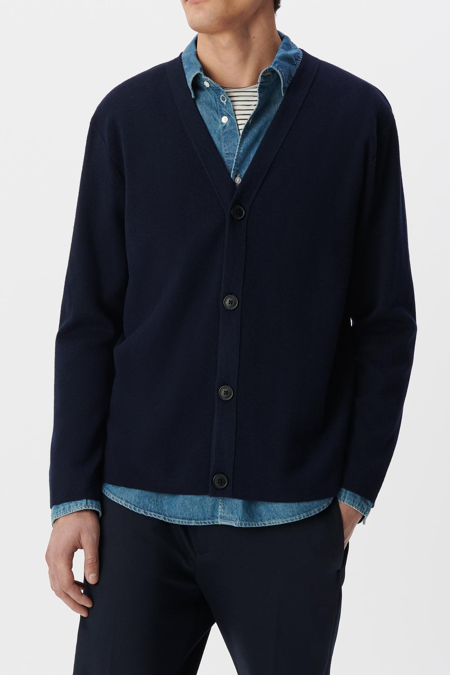 NAVY KNIT V-NECK CARDIGAN 2