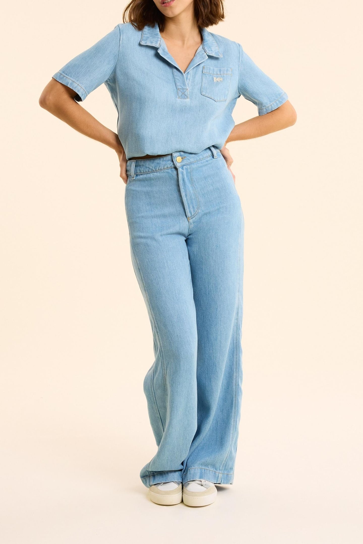 FADED BLUE WIDE-LEG JEANS BLEACH 1