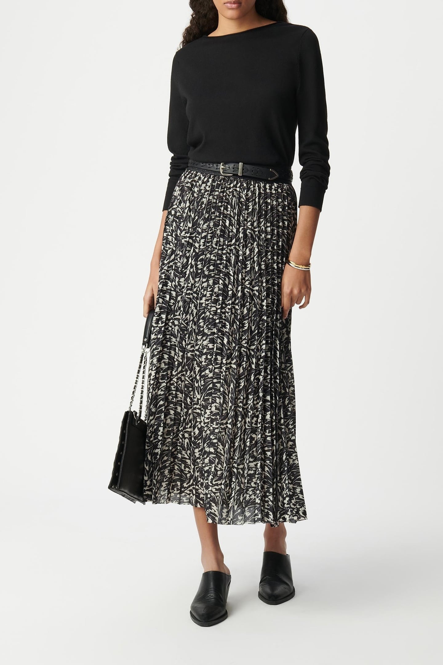 MINIMAL FLOWER PRINT BLACK PLEATED SKIRT 1