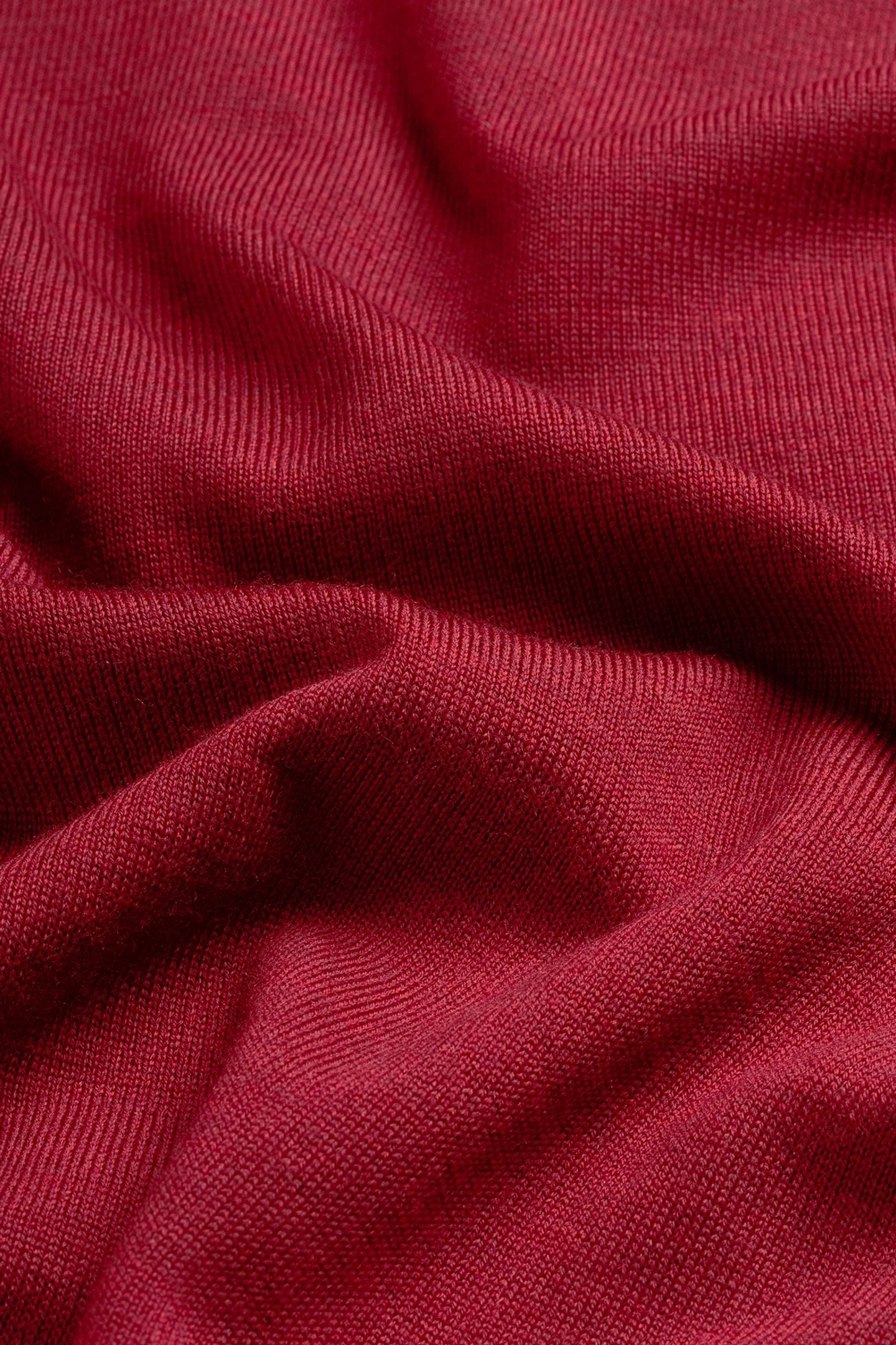 V NECK100% MERINO EMBER RED 8